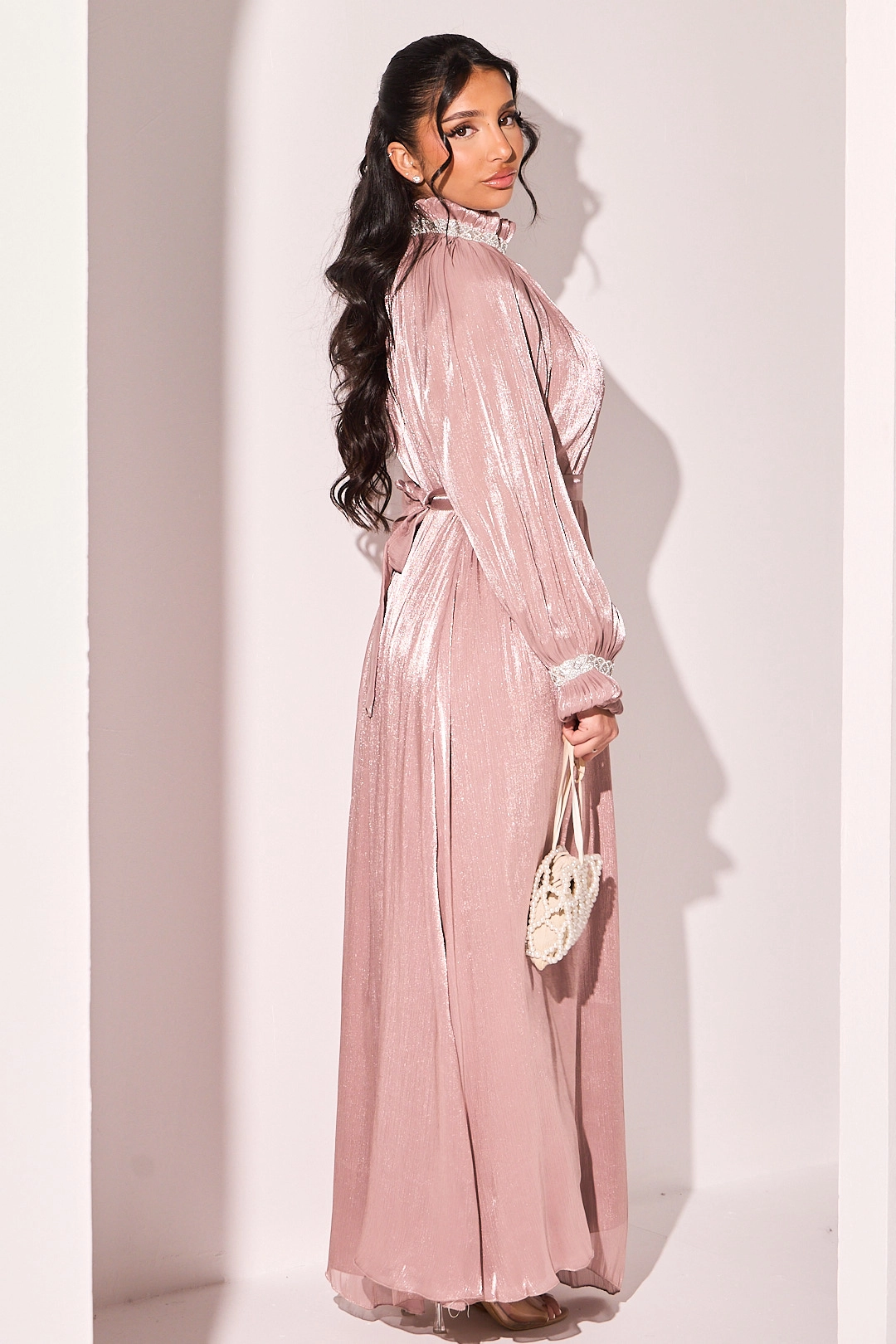 Ensemble 2 pièces sous-robe + abaya en voile brillant à strass rose clair