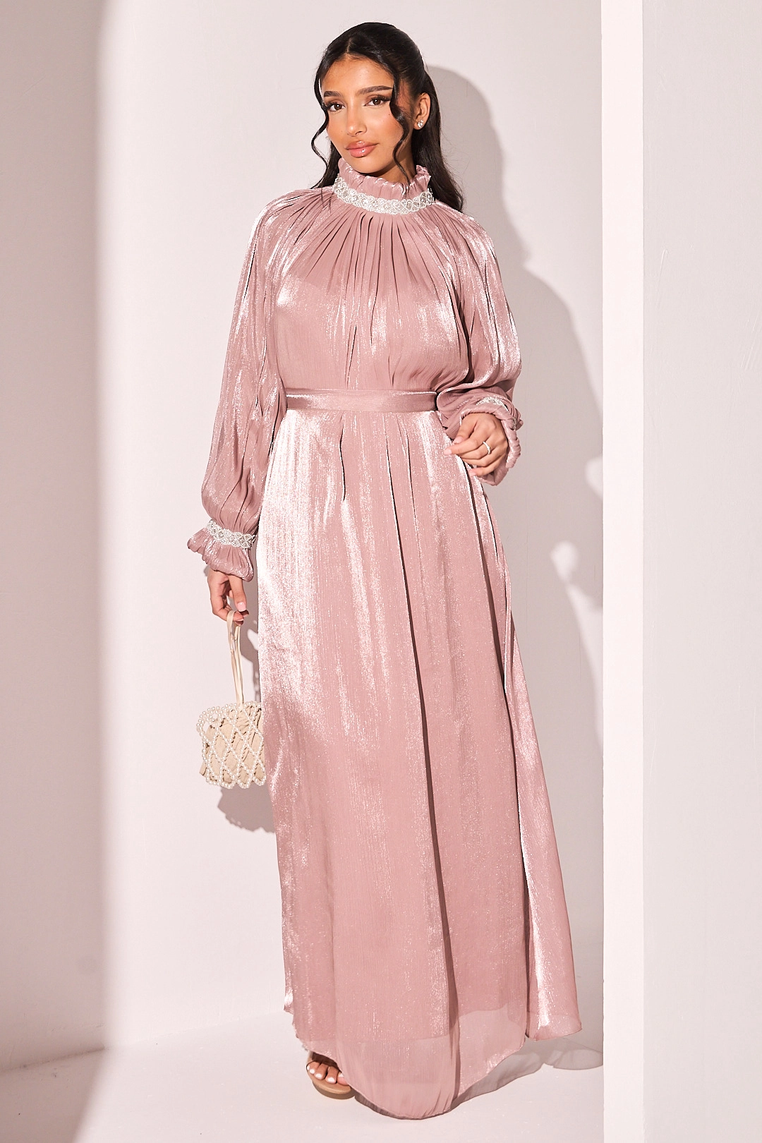 Ensemble 2 pièces sous-robe + abaya en voile brillant à strass rose clair