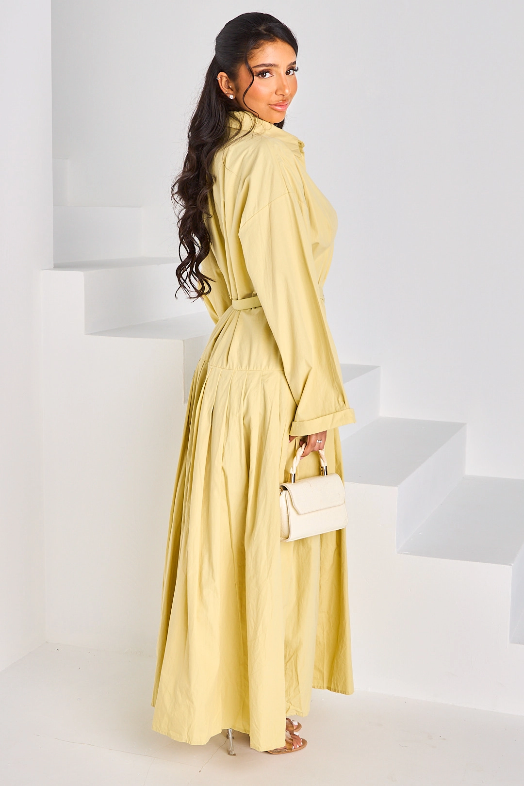 Robe longue vert citron cintrée à col rabat style chemise