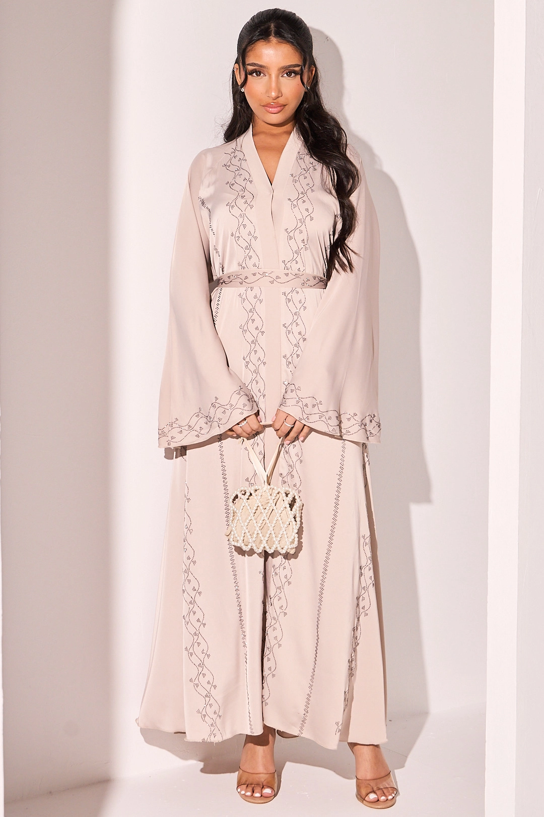 Abaya beige à strass argentés motif vague