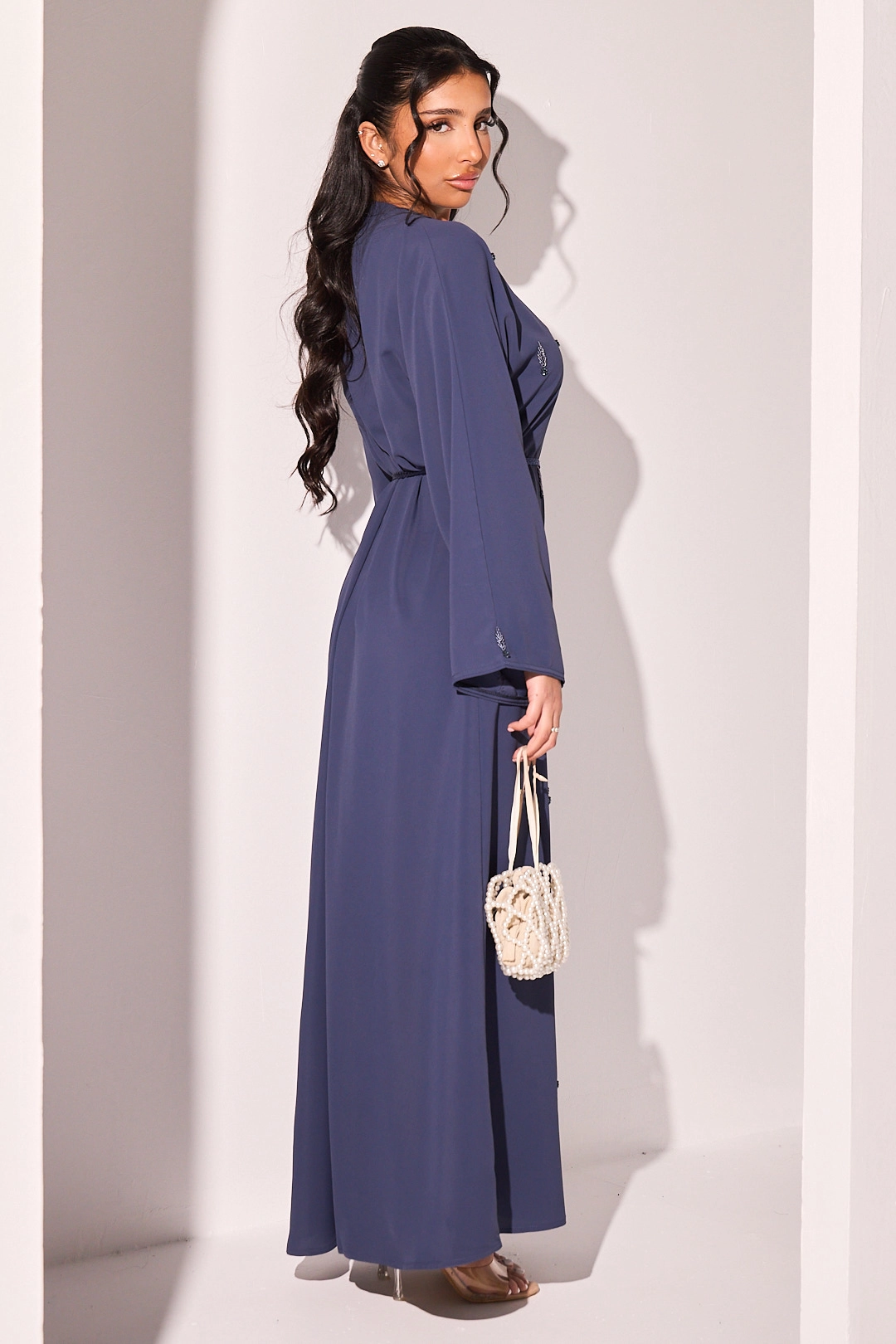Abaya bleu foncé à strass eu feuille et fleurs