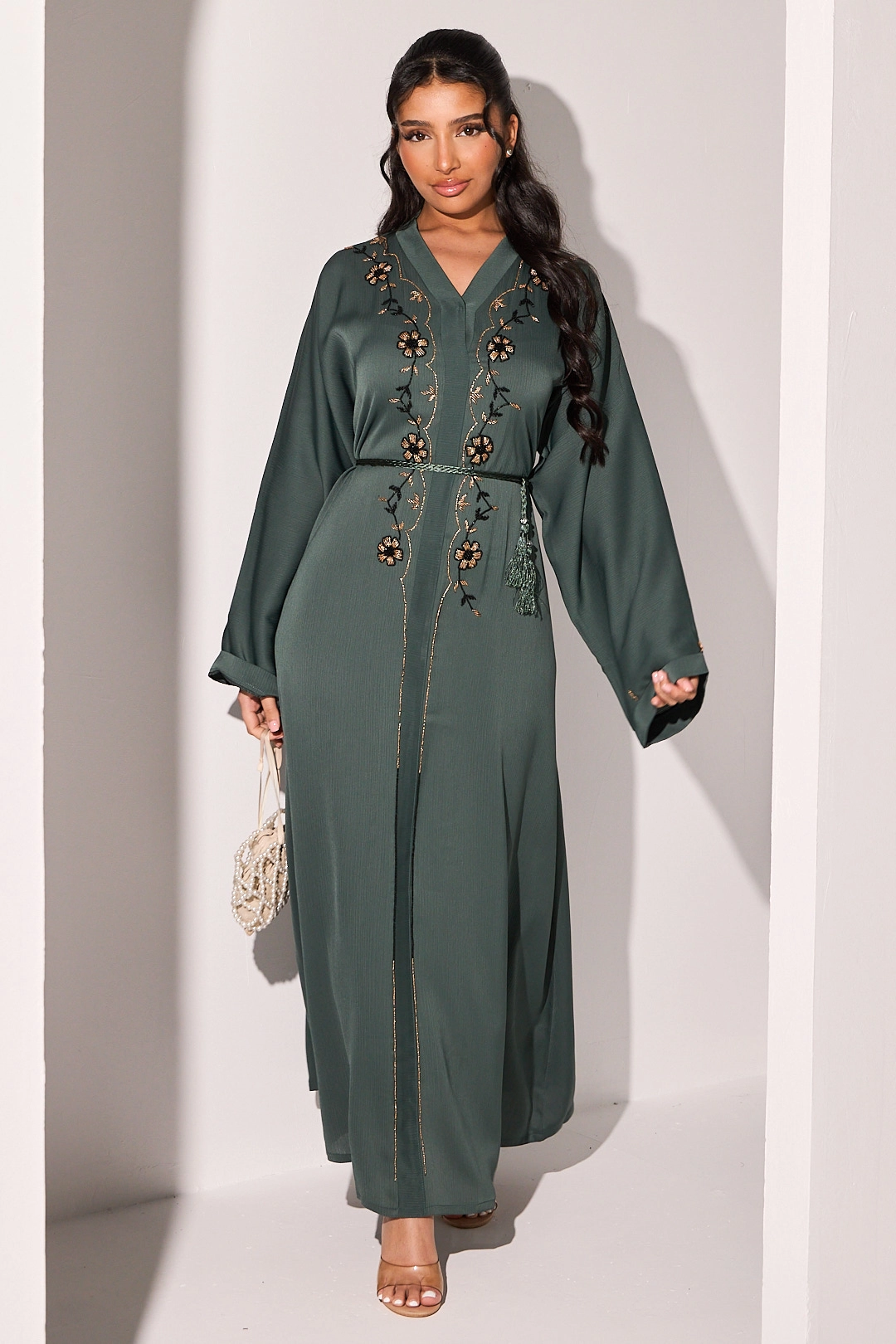 Abaya vert/gris à strass dorés en forme de fleurs