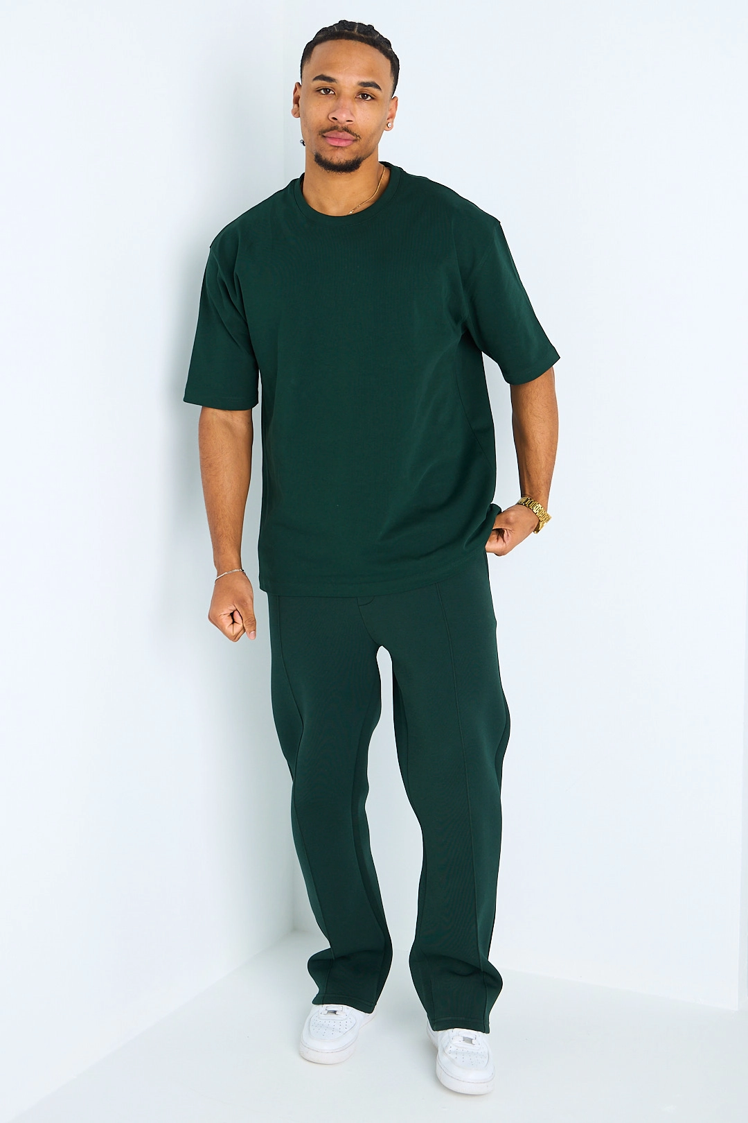 Tee-shirt vert foncé à col rond