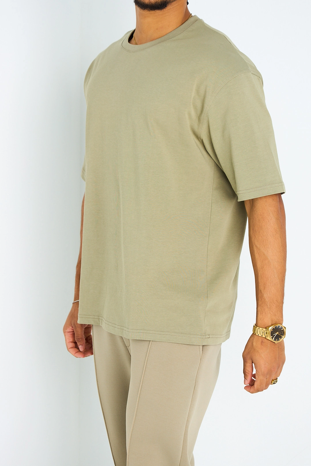 Tee-shirt vert olive à col rond
