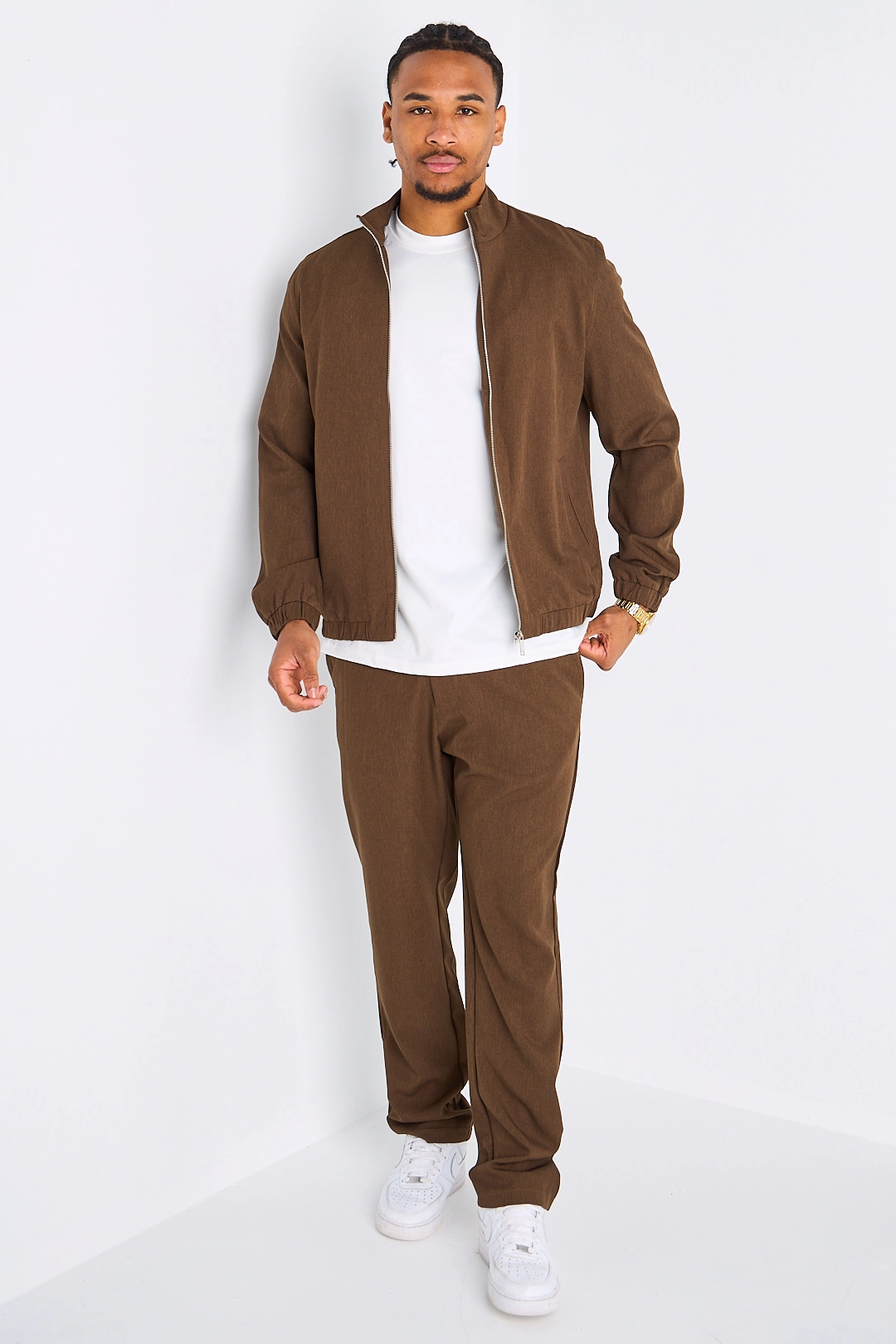 Ensemble deux pièces marron veste à col rond et manches longues + pantalon coupe droite