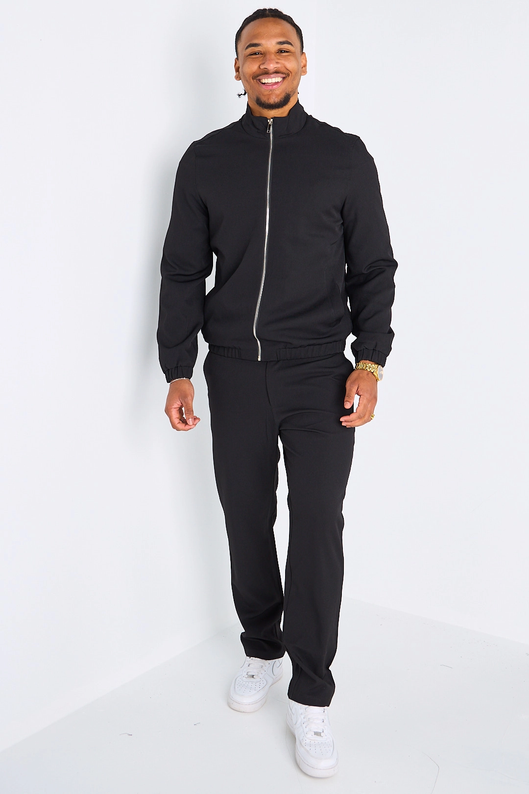 Ensemble deux pièces noir veste à col rond et manches longues + pantalon coupe droite