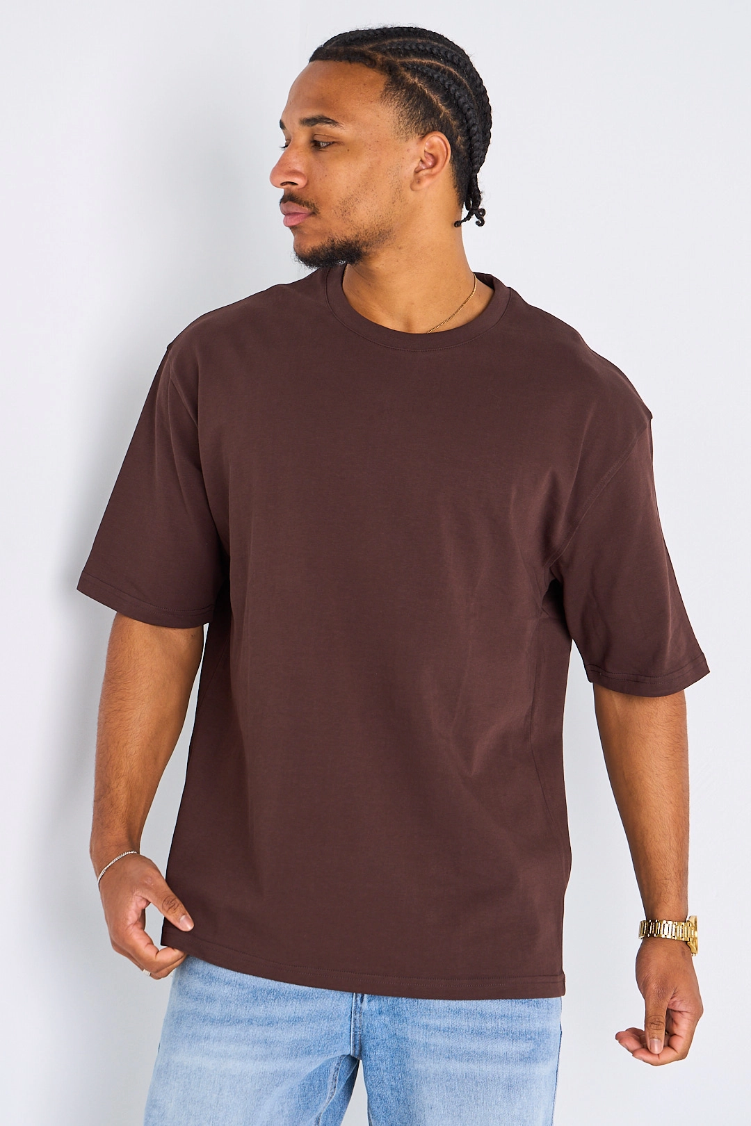 Tee-shirt marron foncé à col rond