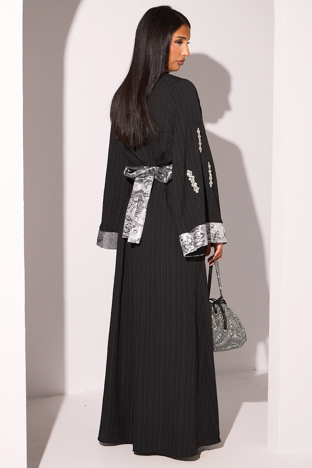 Ensemble noir abaya sans manches + kimono avec ceinture à strass et dorure