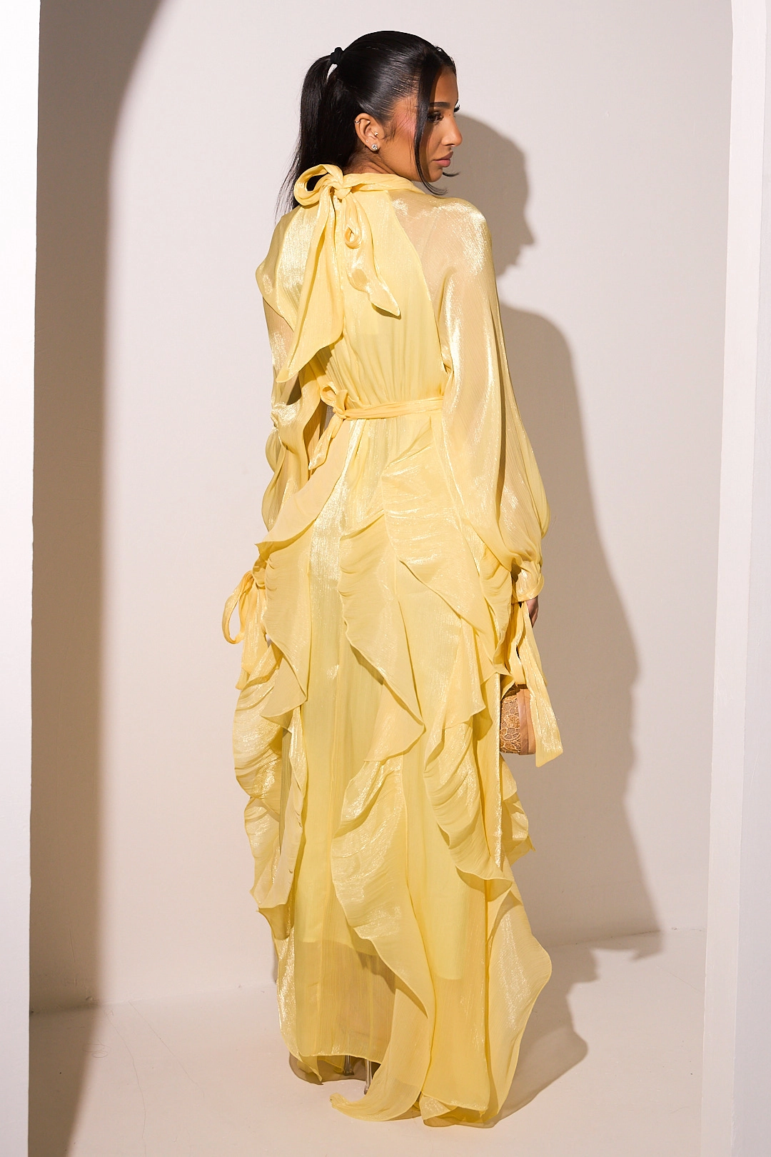 Robe longue à volants jaune à manches longues
