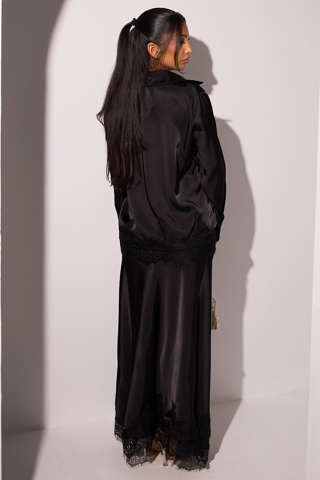 Ensemble deux pièces noir chemise + jupe à dentelle