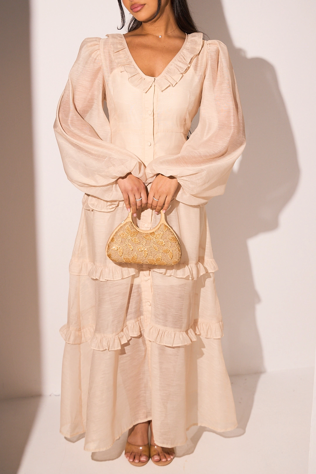 Robe beige + voilage manche longue