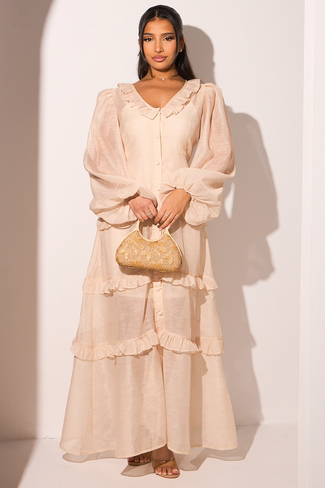 Robe beige + voilage manche longue