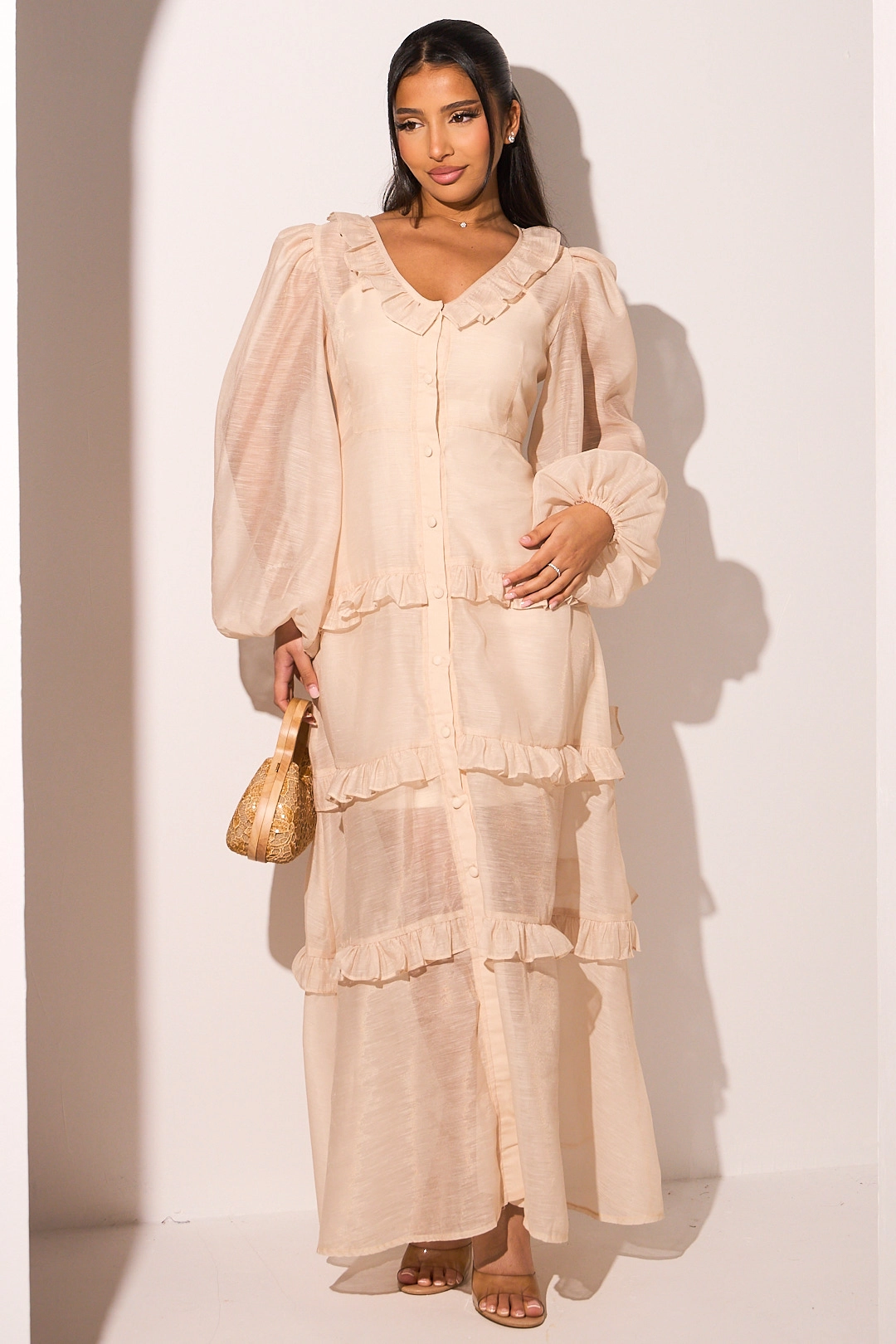 Robe beige + voilage manche longue