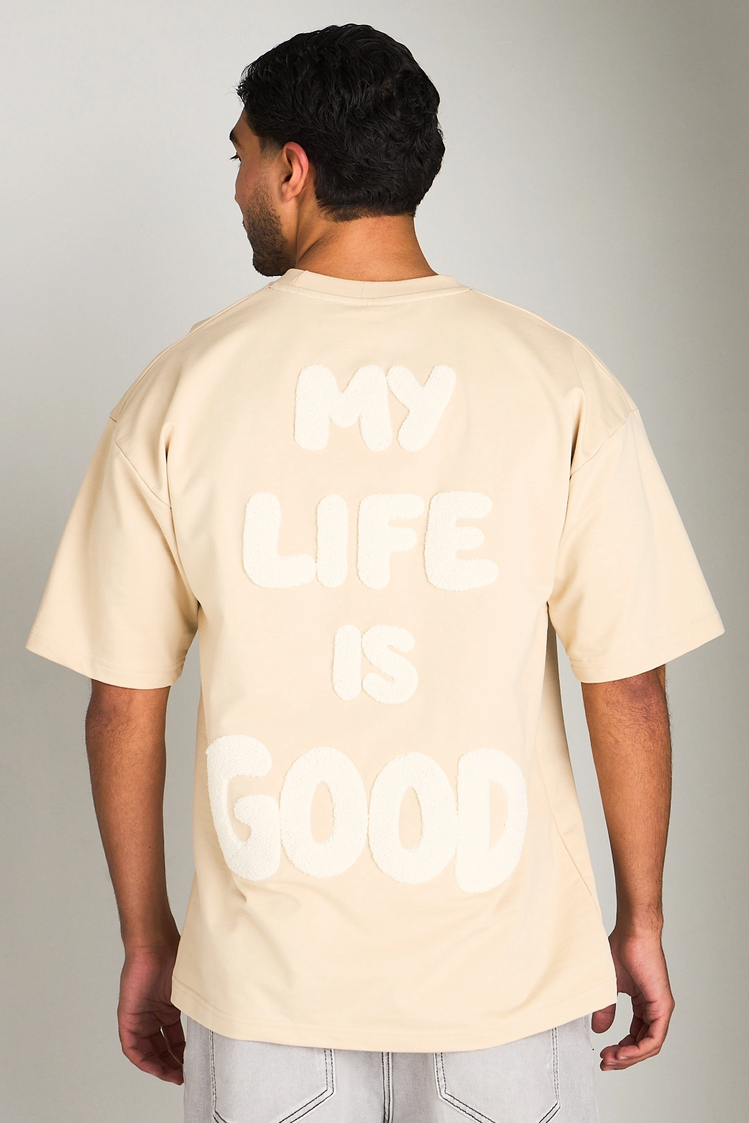 Tee-shirt beige broderie à la poitrine et dans le dos