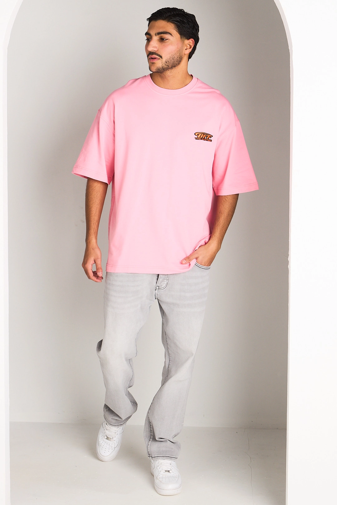 Tee-shirt rose à illustration sur le dos