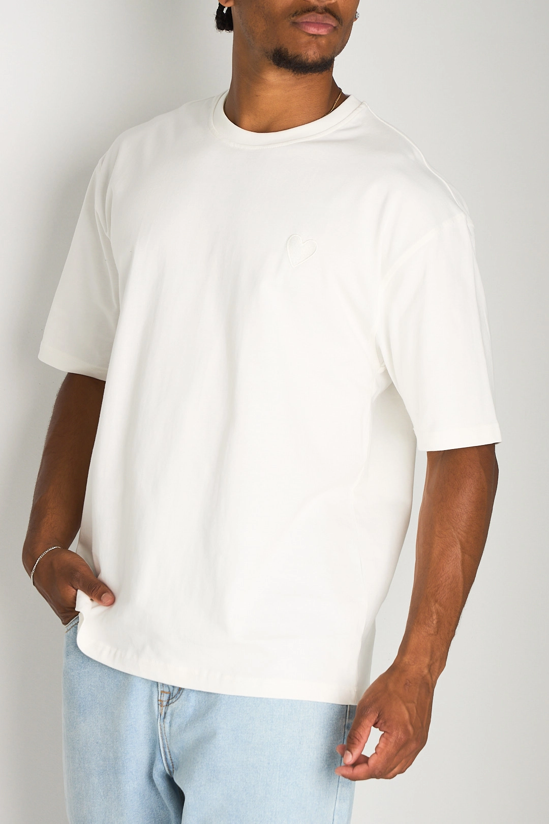 T-shirt écru à imprimé cœur