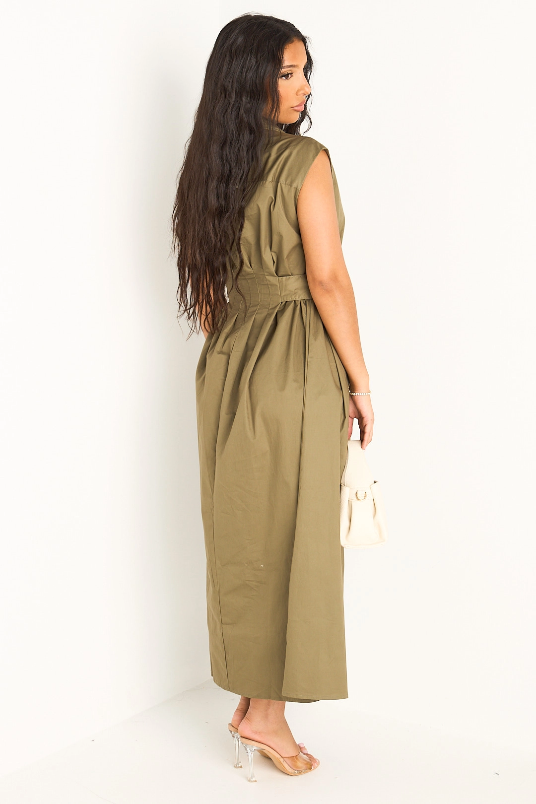 Robe kaki à effet cintré et boutons