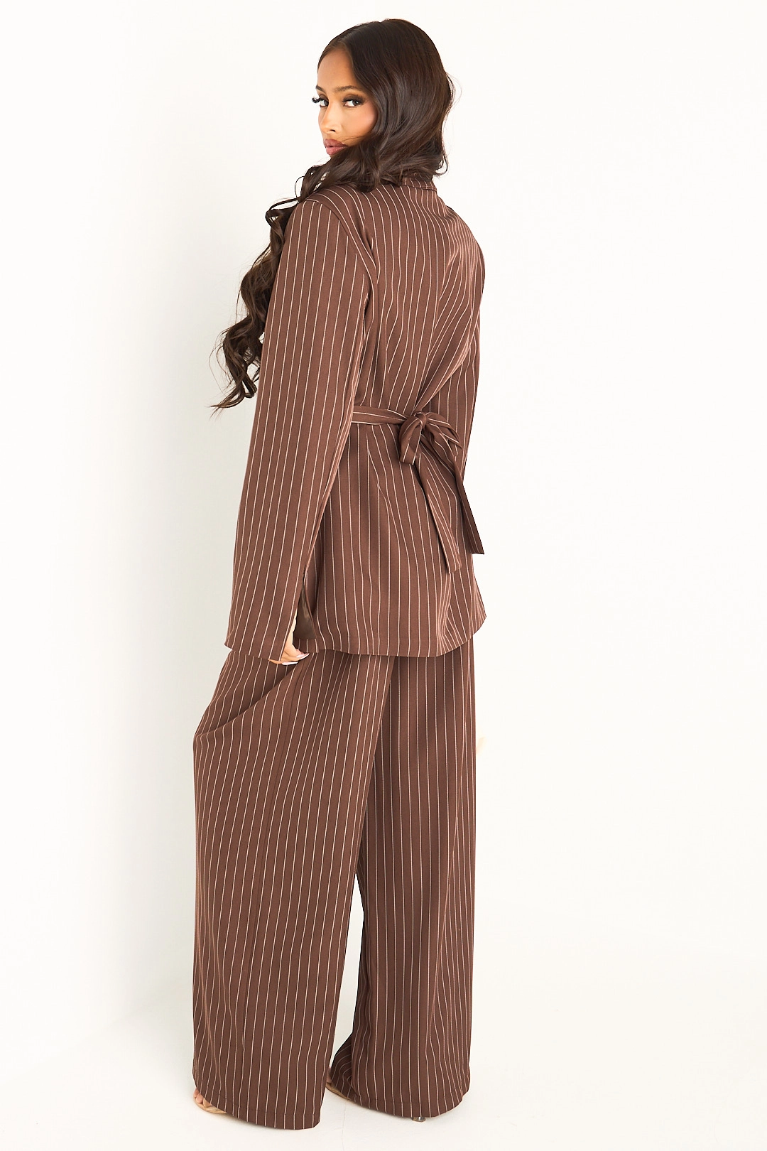 Ensemble deux pièces marron blazer + pantalon à rayures