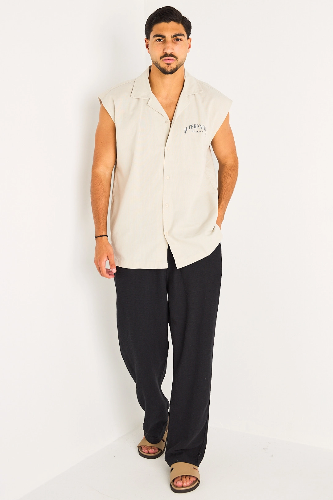 Chemise sans manches à inscriptions et empiècement étoile de couleur beige