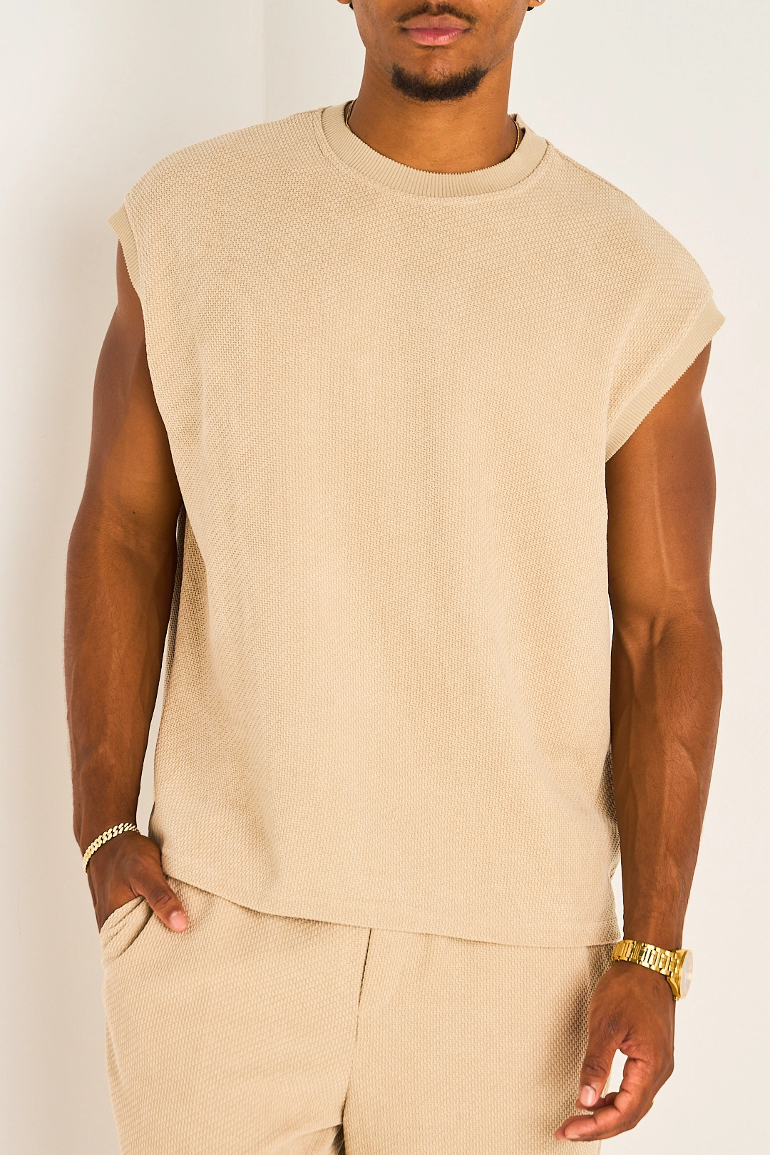 Ensemble deux pièces beige foncé haut sans manches + pantalon effet maille
