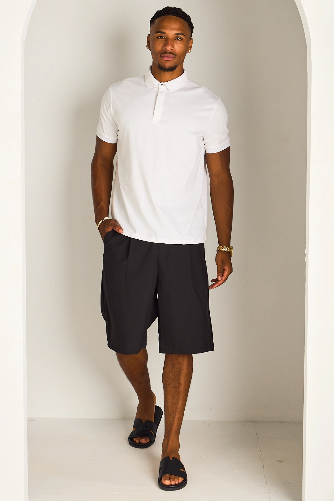 Chemise blanche manches courtes et col à rabats