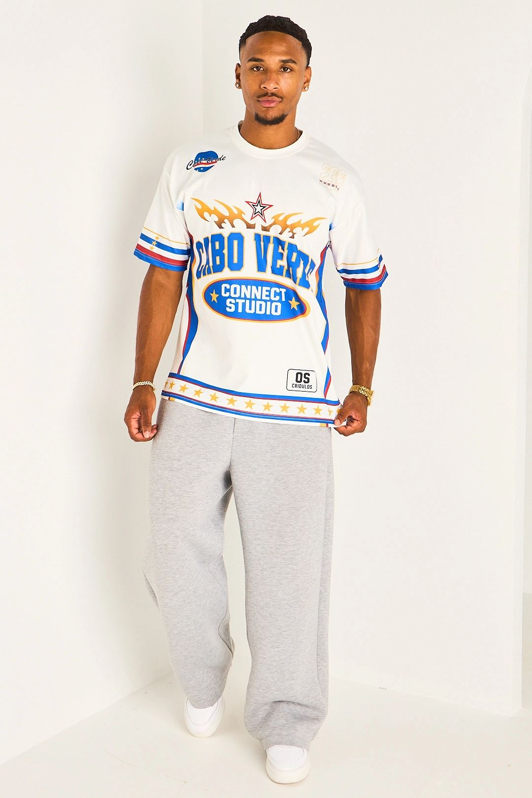 Tee-shirt blanc à inscription '' Cabo Verde "