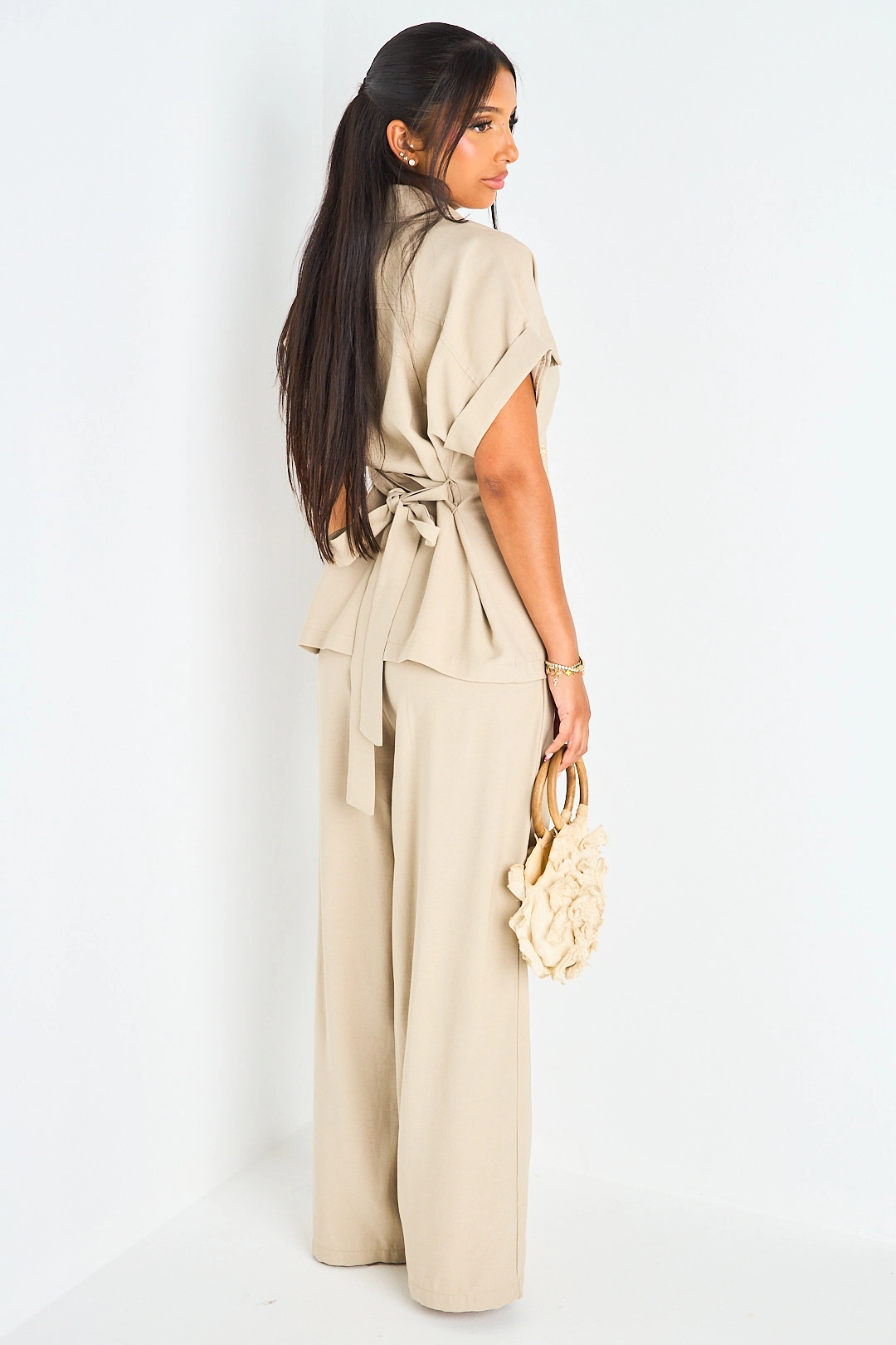 Ensemble deux pièces taupe haut manches courtes + pantalon à coupe droite