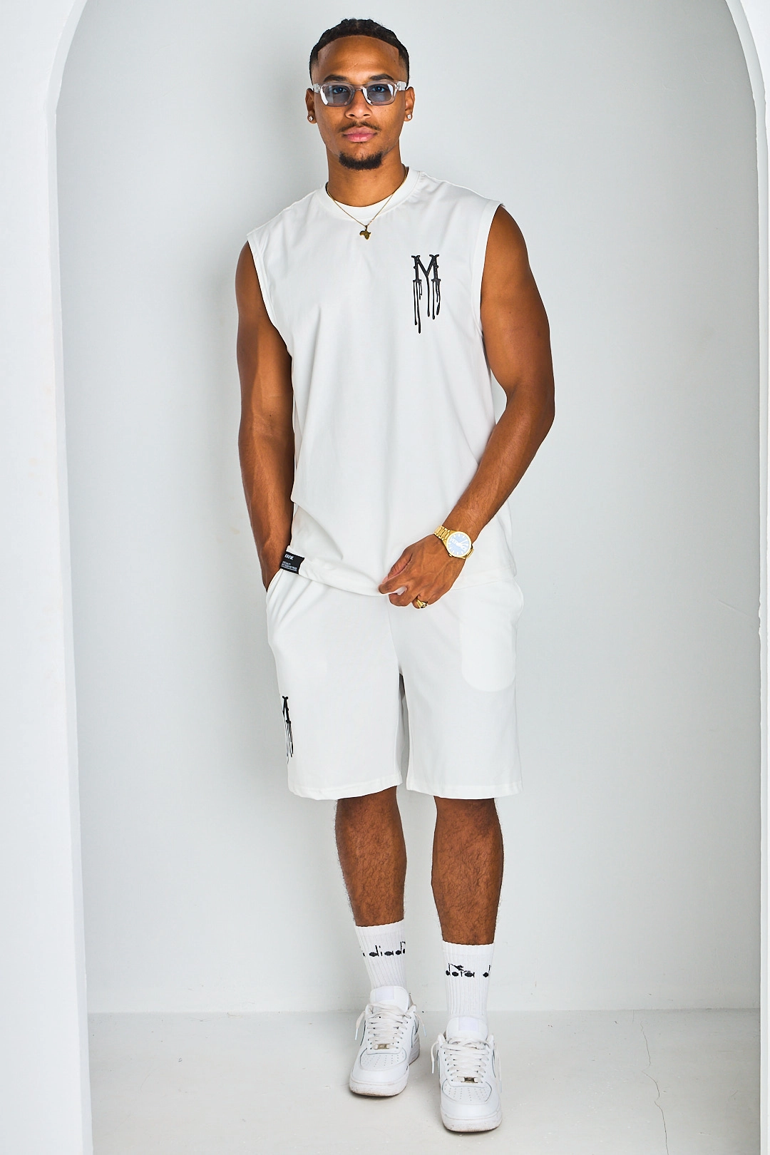 Ensemble 2 pièces : débardeur + short à inscriptions "M" blanc
