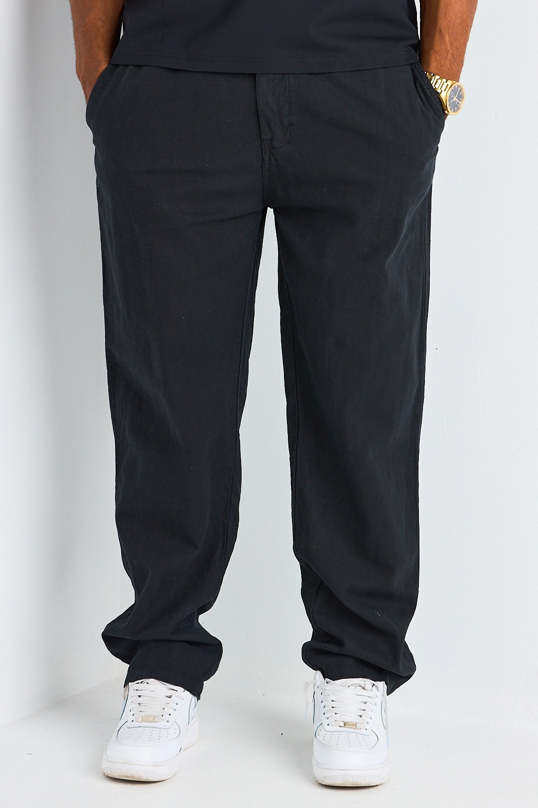 Pantalon noir effet lin à coupe droite