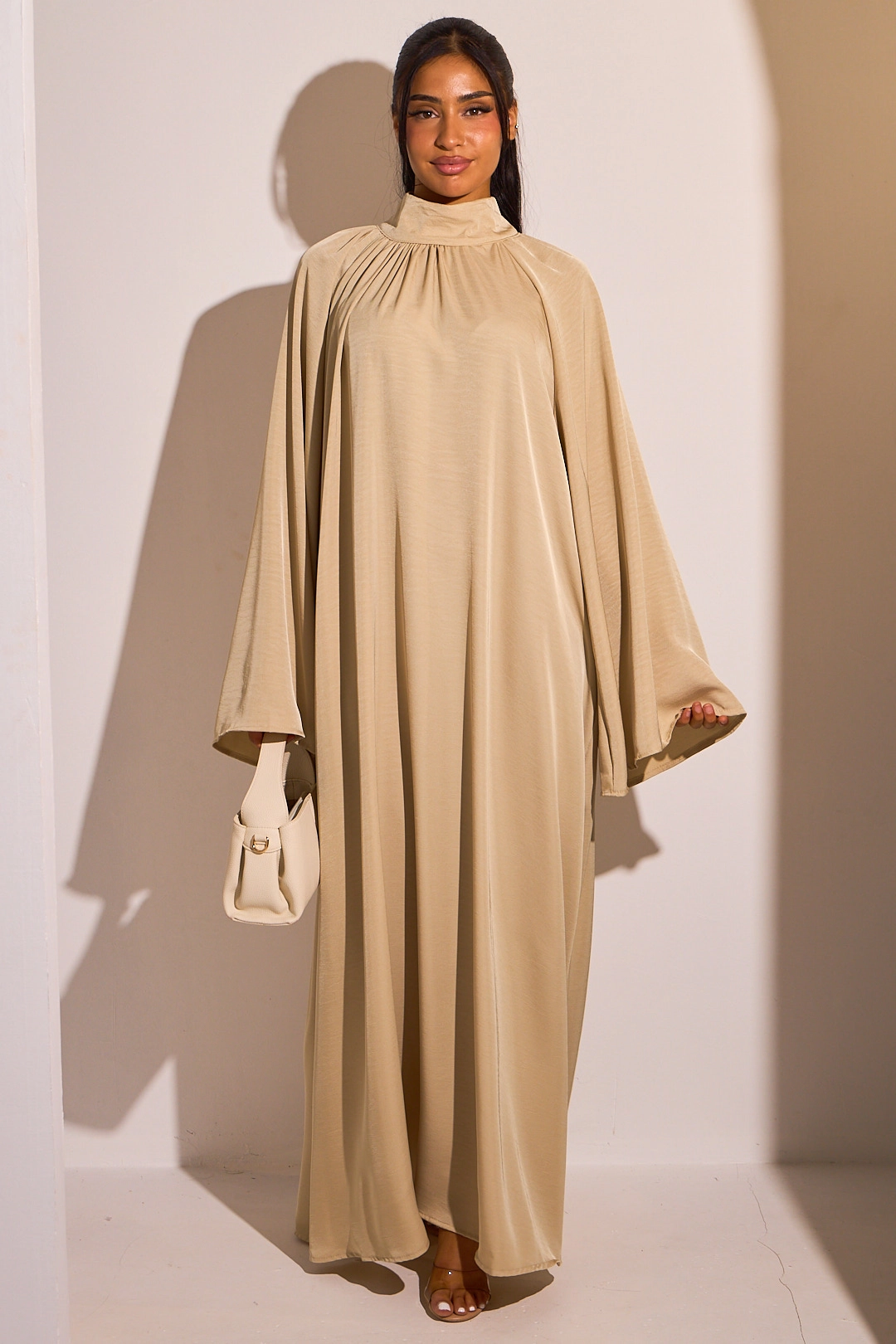 Abaya camel à col montant