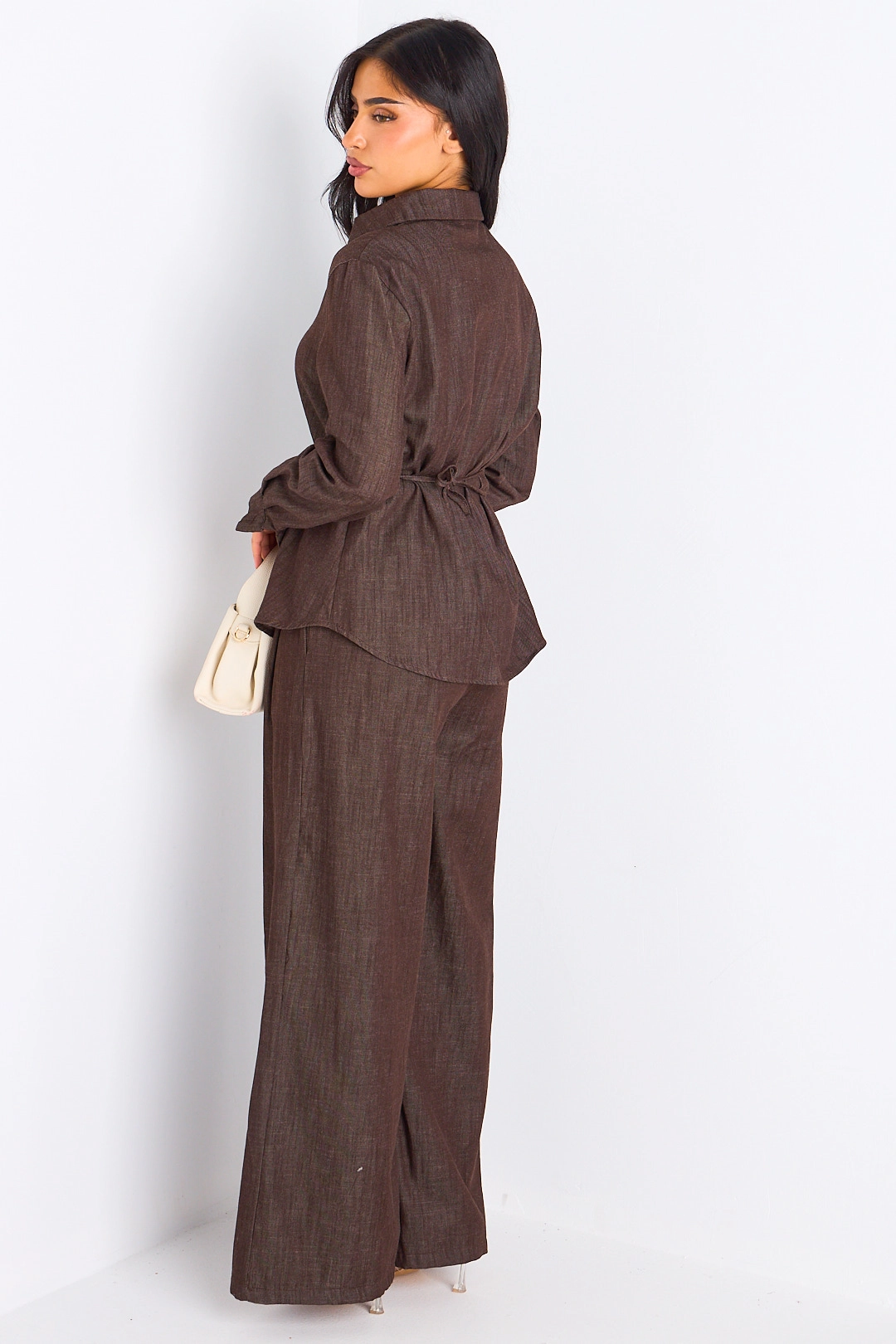 Ensemble deux pièces marron chemise portefeuille  + pantalon coupe droite effet suédine