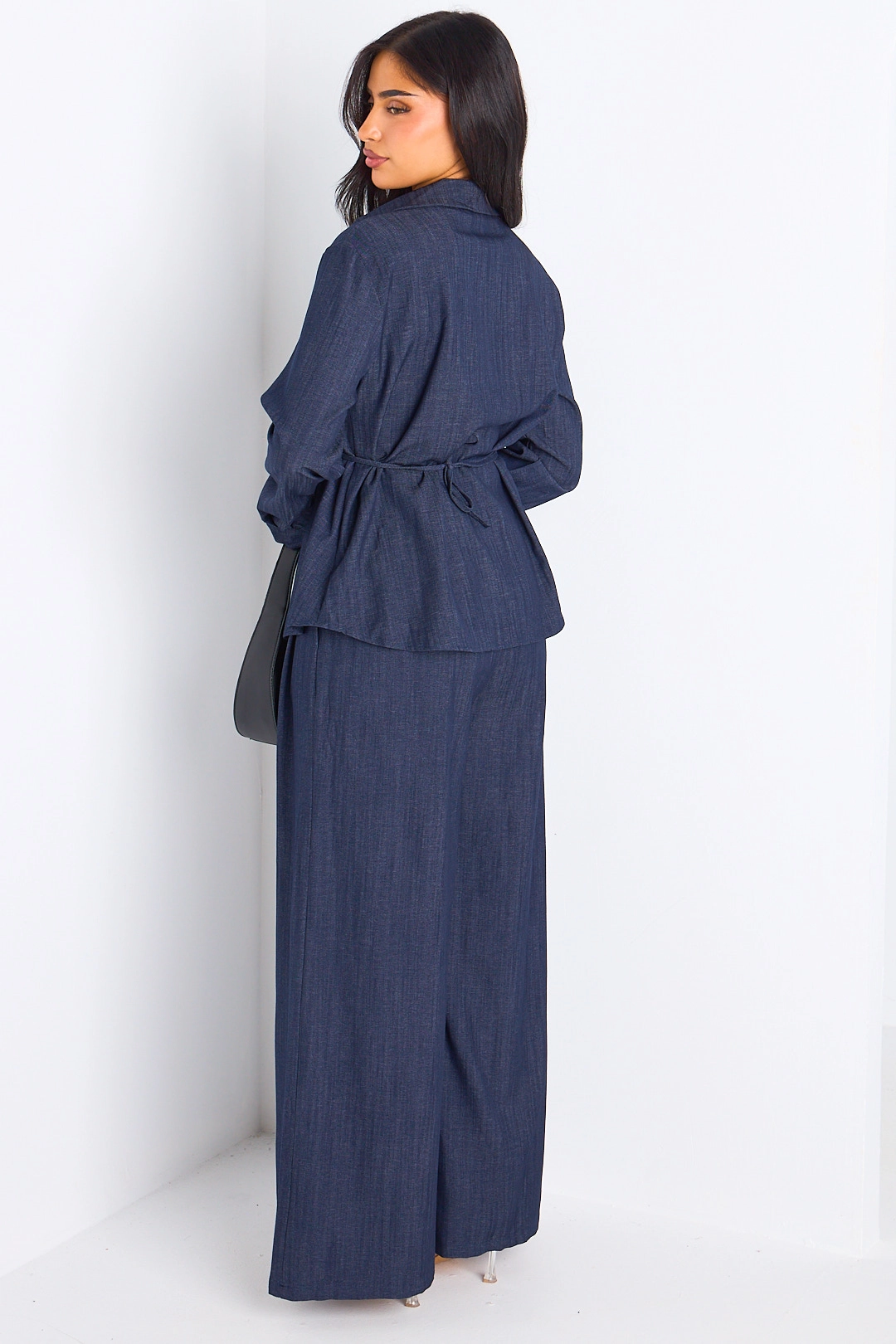 Ensemble deux pièces bleu jean's chemise portefeuille  + pantalon coupe droite effet suédine