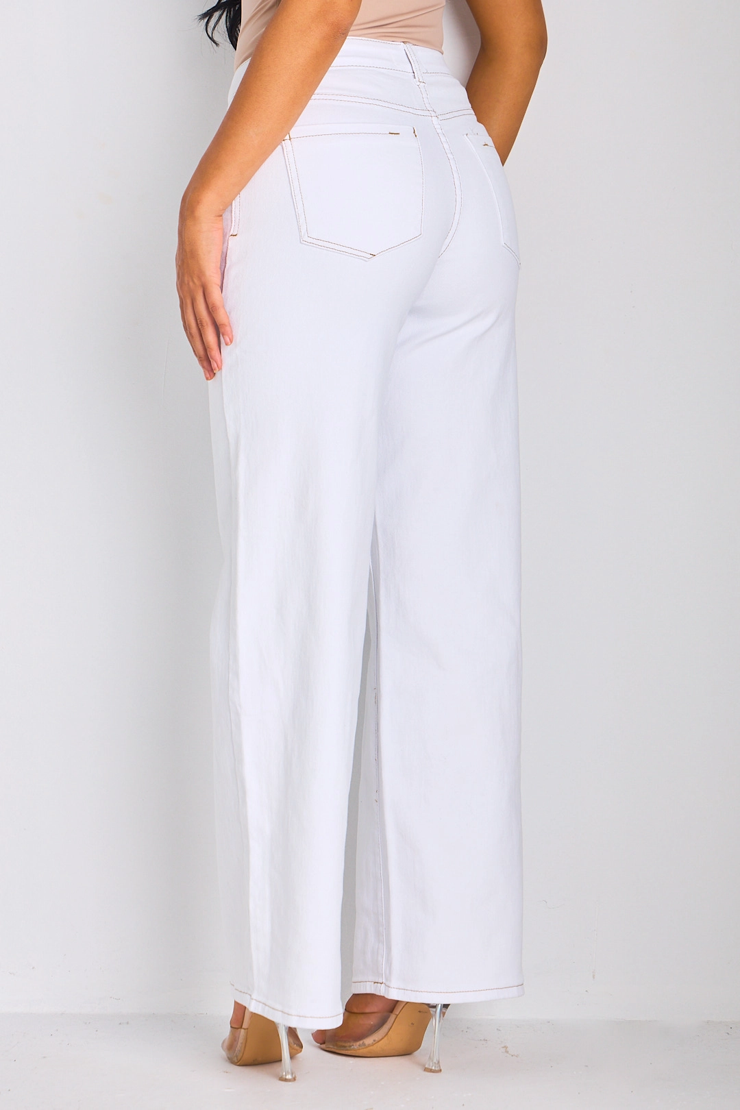 Jean blanc à coutures beige
