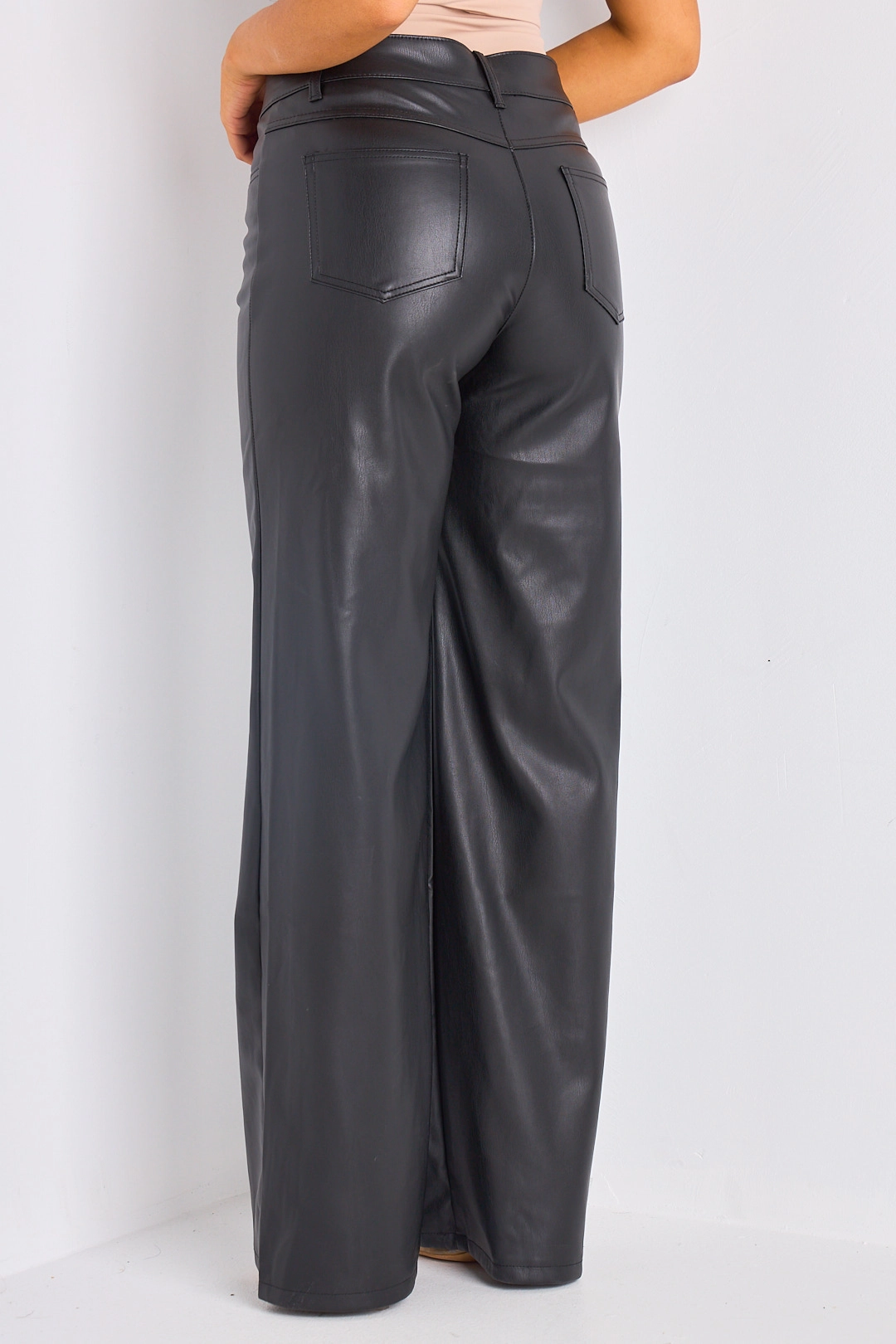 Jean en simili cuir noir