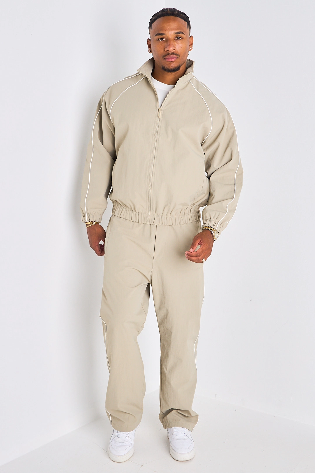 Ensemble survêtement deux pièces taupe à bandes blanches veste + jogging