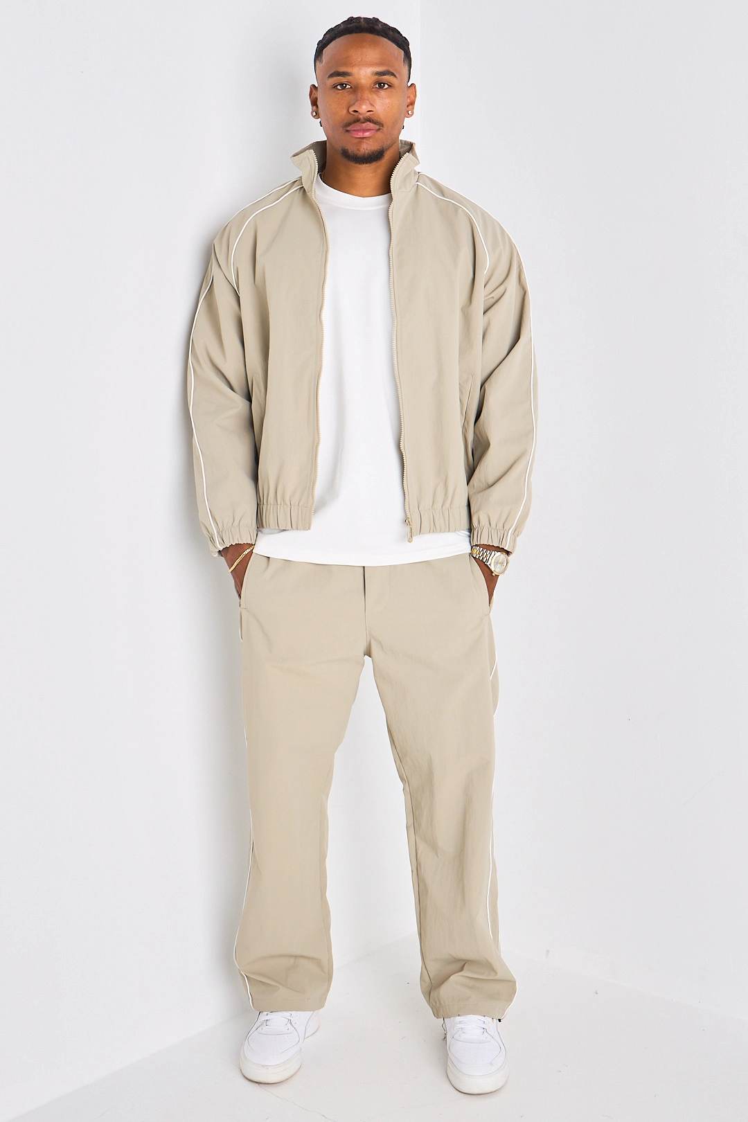 Ensemble survêtement deux pièces taupe à bandes blanches veste + jogging