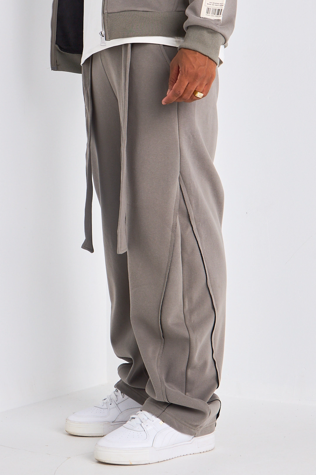 Ensemble 2 pièces : Veste à imprimé au dos  + jogging gris ceinturé