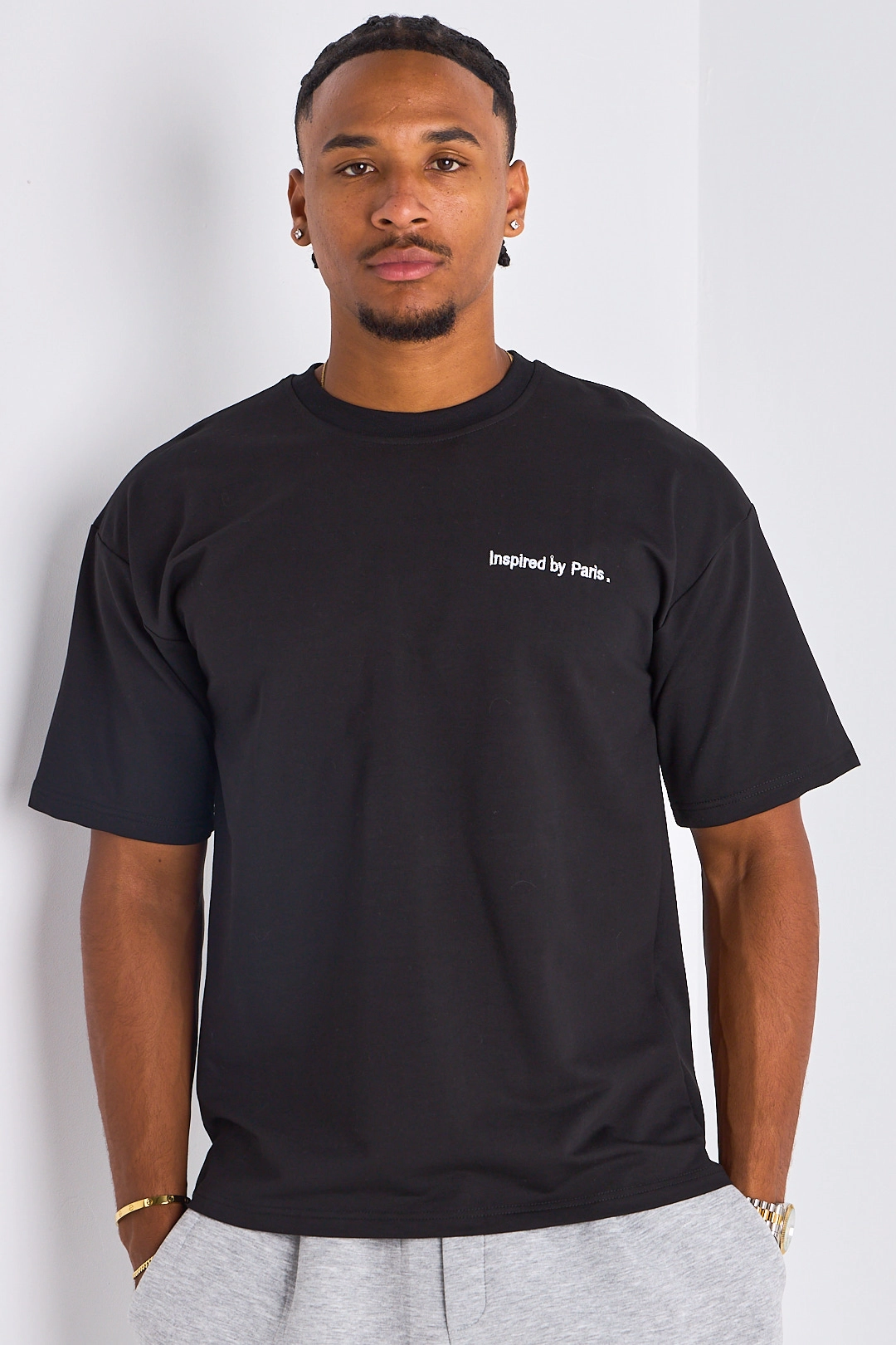 T-shirt noir à imprimé et inscription "inspired by paris "