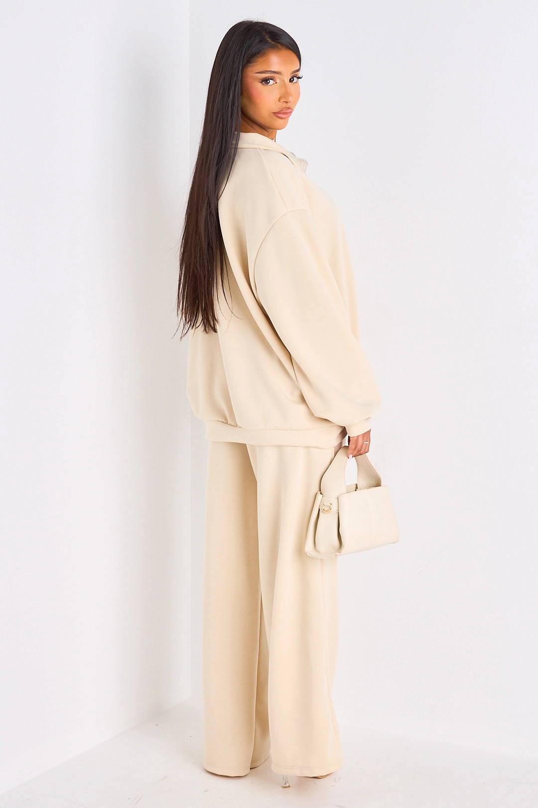 Ensemble deux pièces beige pull + jogging coupe droite