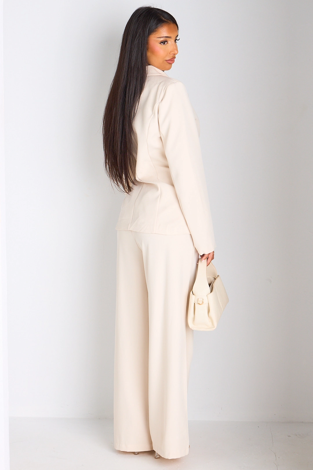 Ensemble tailleur deux pièces beige veste blazer à broche + pantalon