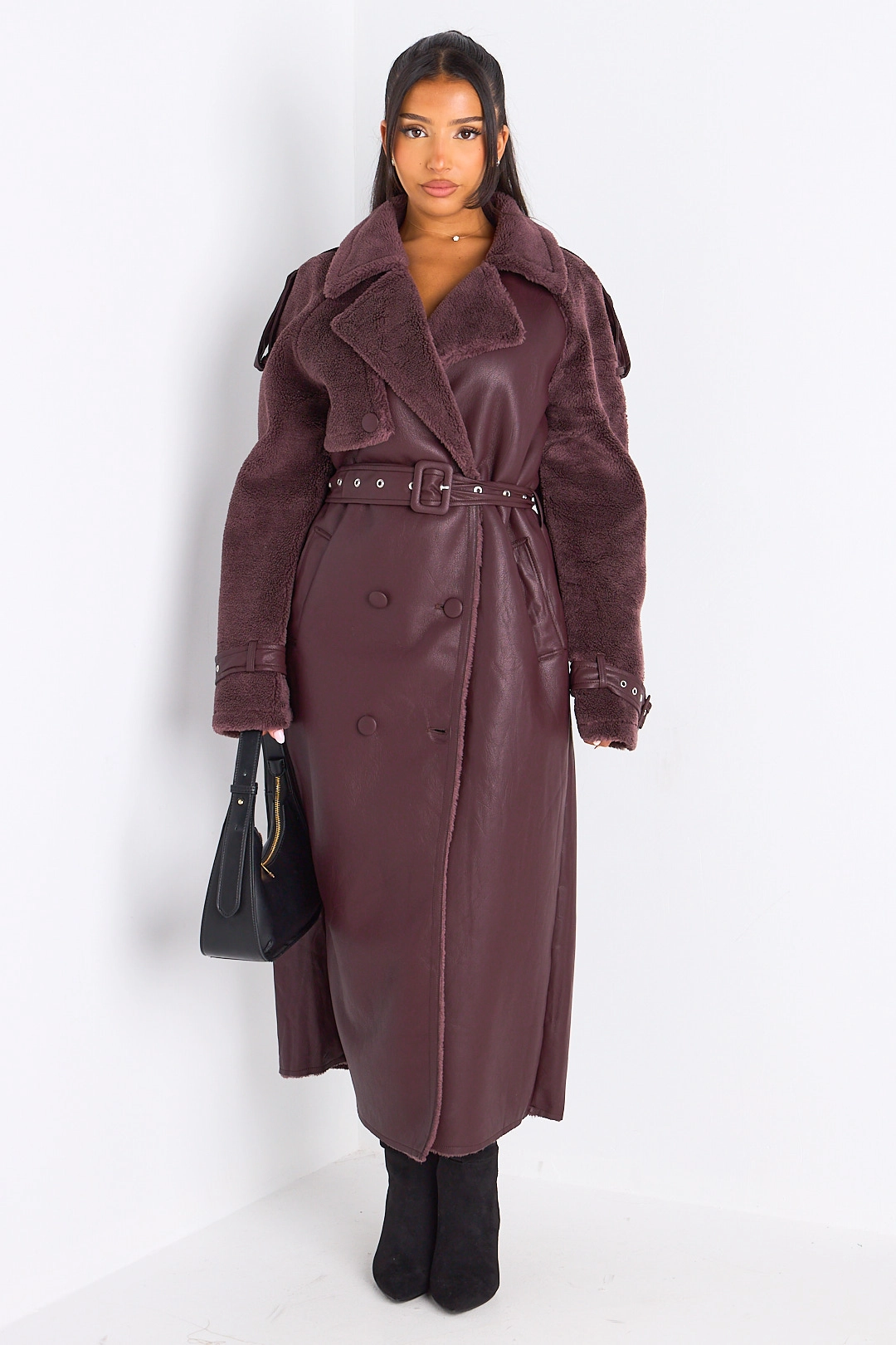 Manteau long en simili cuir avec empiècement polaire bordeaux