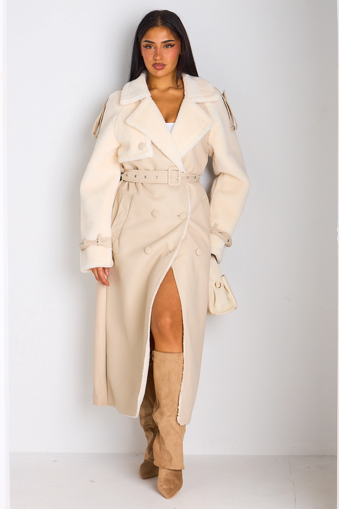 Manteau long en simili cuir avec empiècement polaire beige
