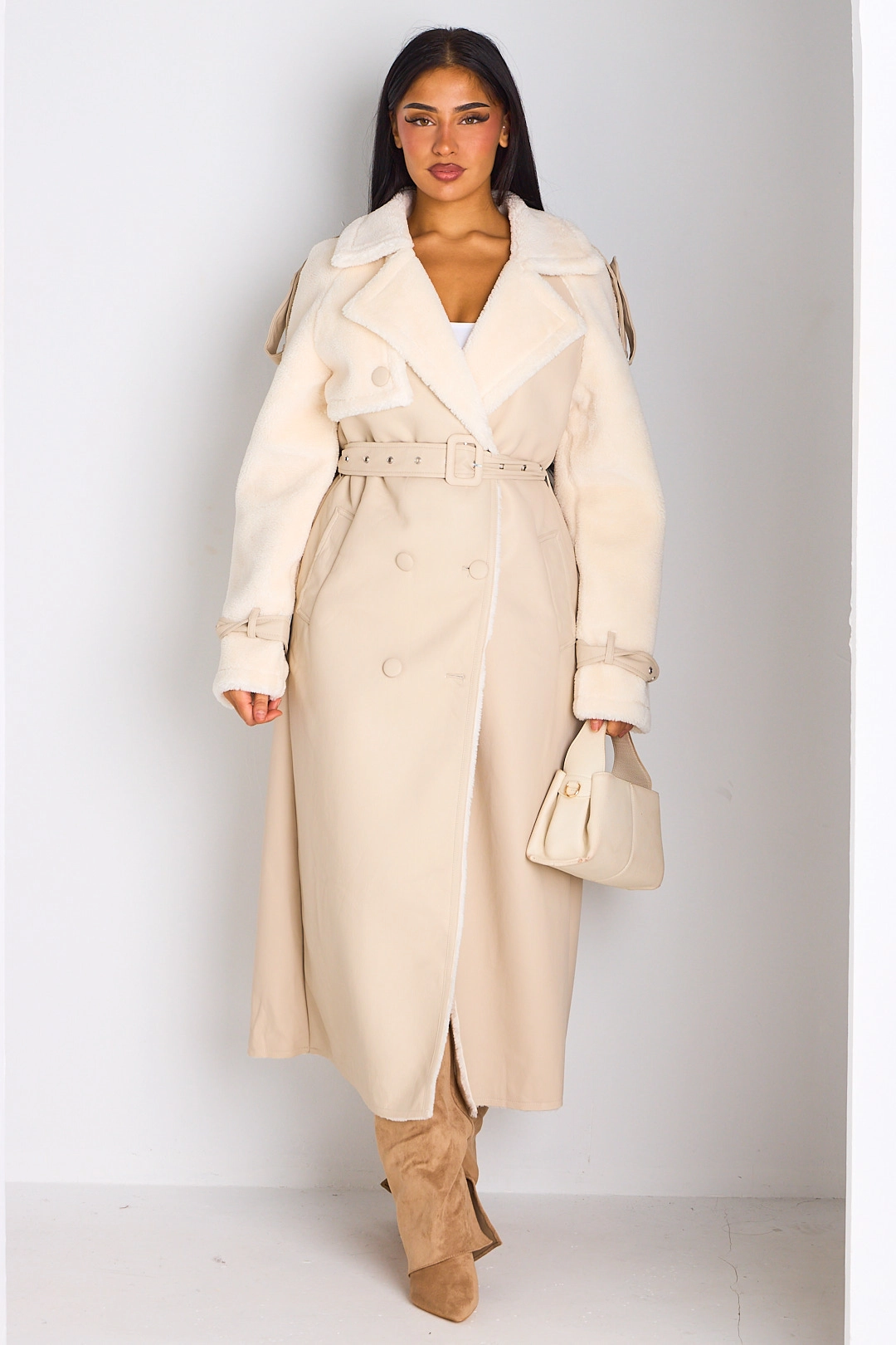 Manteau long en simili cuir avec empiècement polaire beige