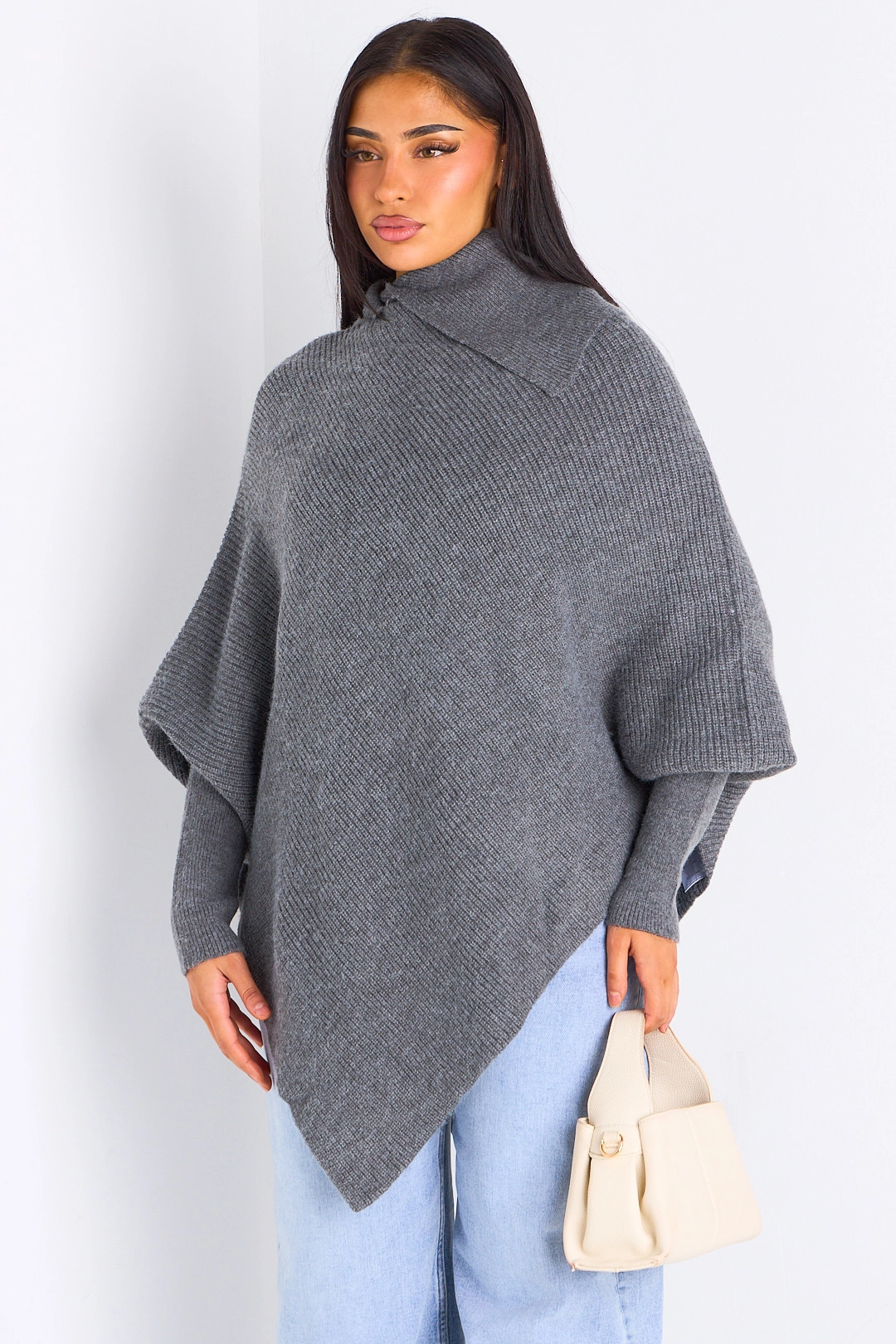 Pull en laine gris à manches chauves-souris
