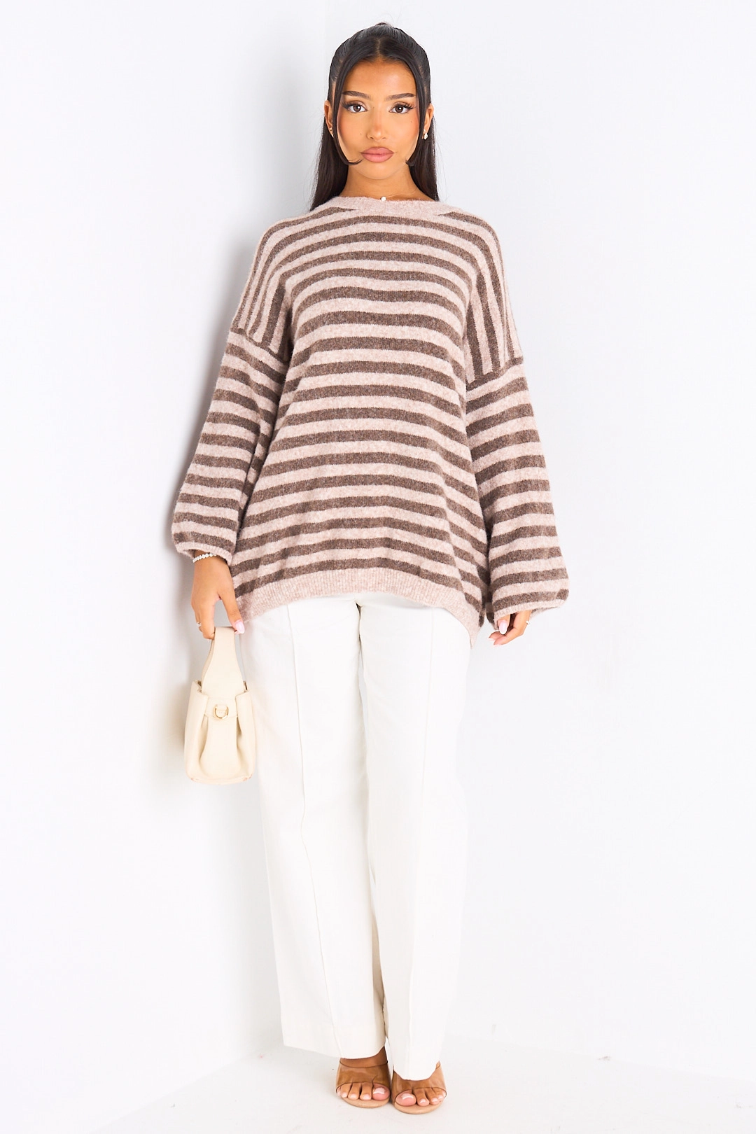 Pull en laine beige foncé à rayures taupe