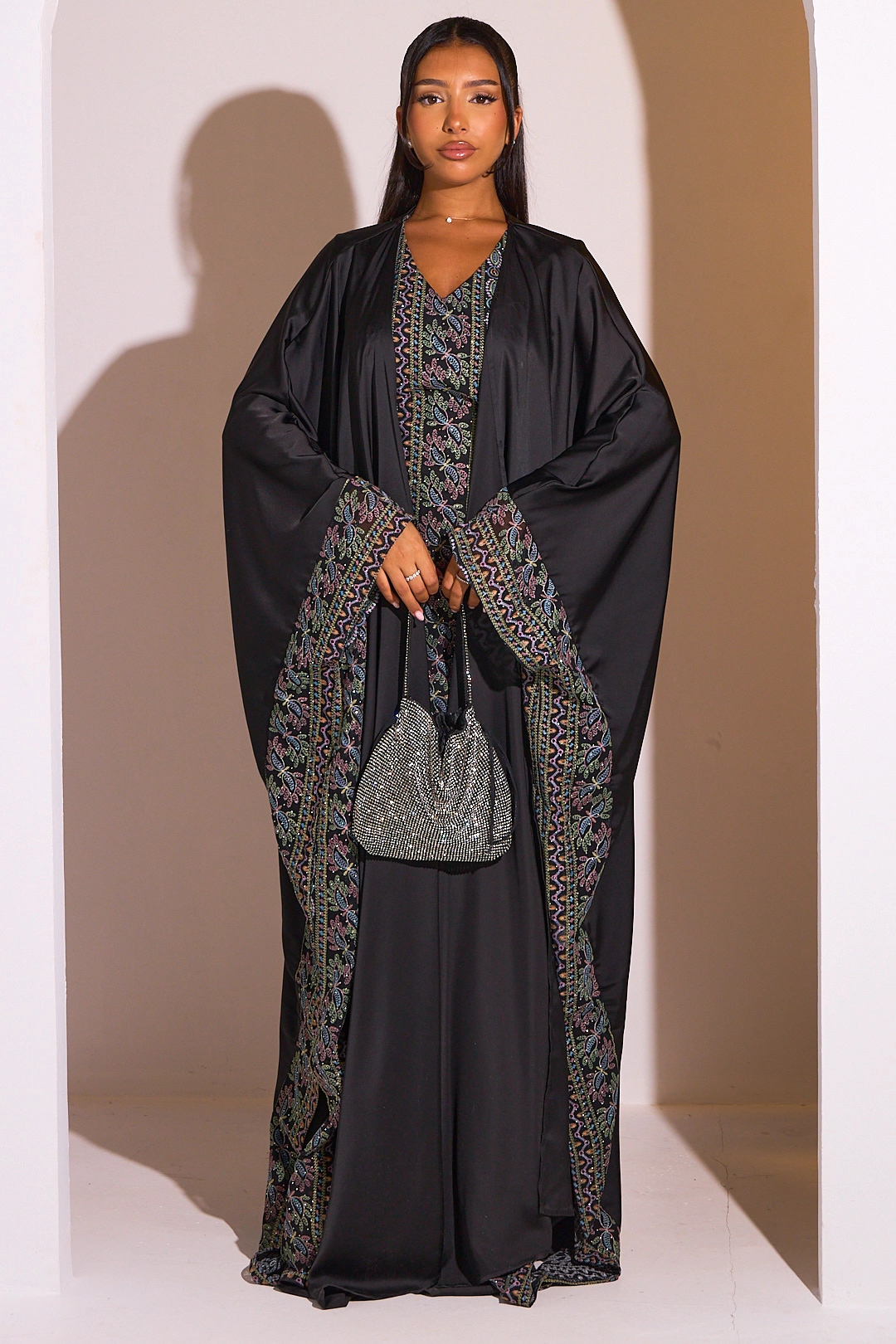 Ensemble 2 pièces : abaya + kimono noir à motif géométrique