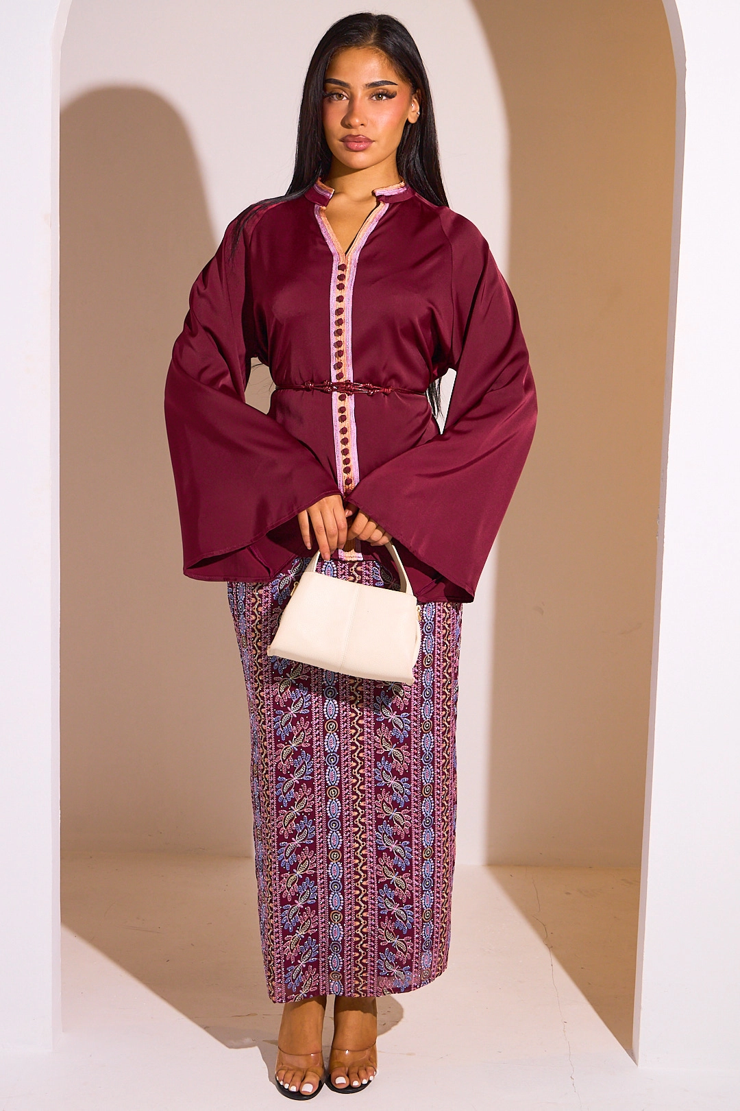 Ensemble 2 pièces : blouse + jupe bordeaux à motifs colorés