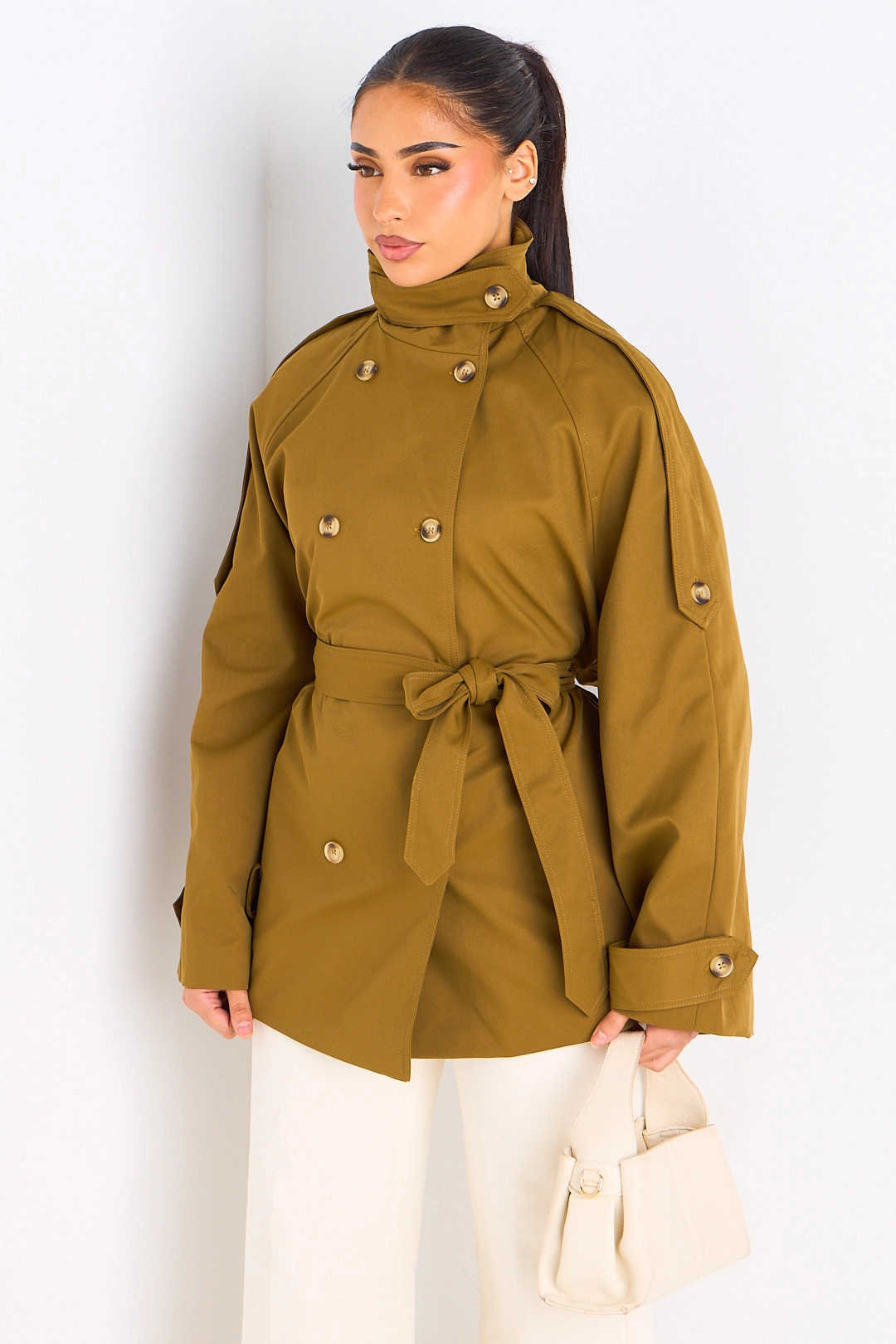 Manteau vert ceinturé à col rabat