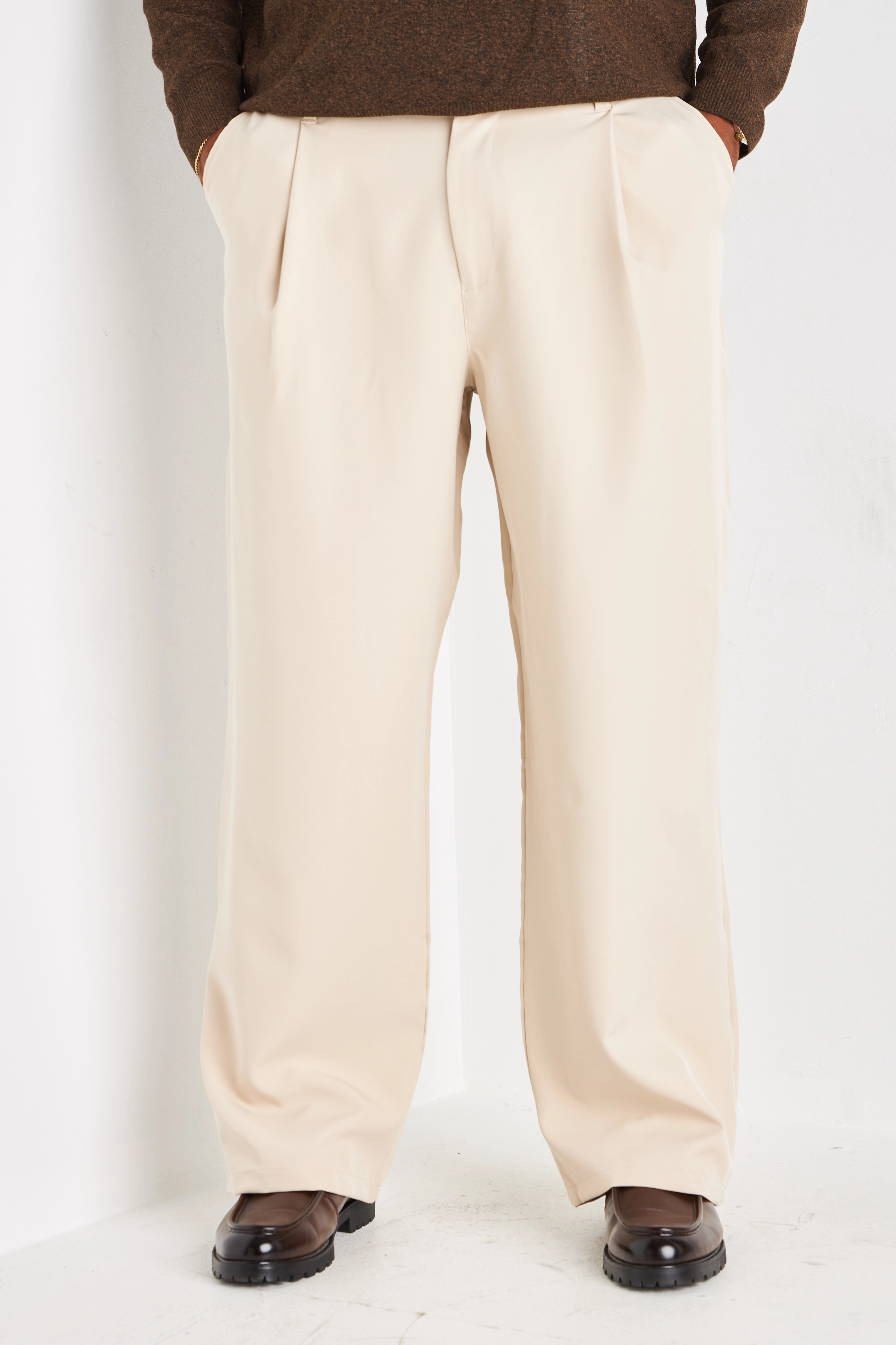 Pantalon à pince beige à coupe droite